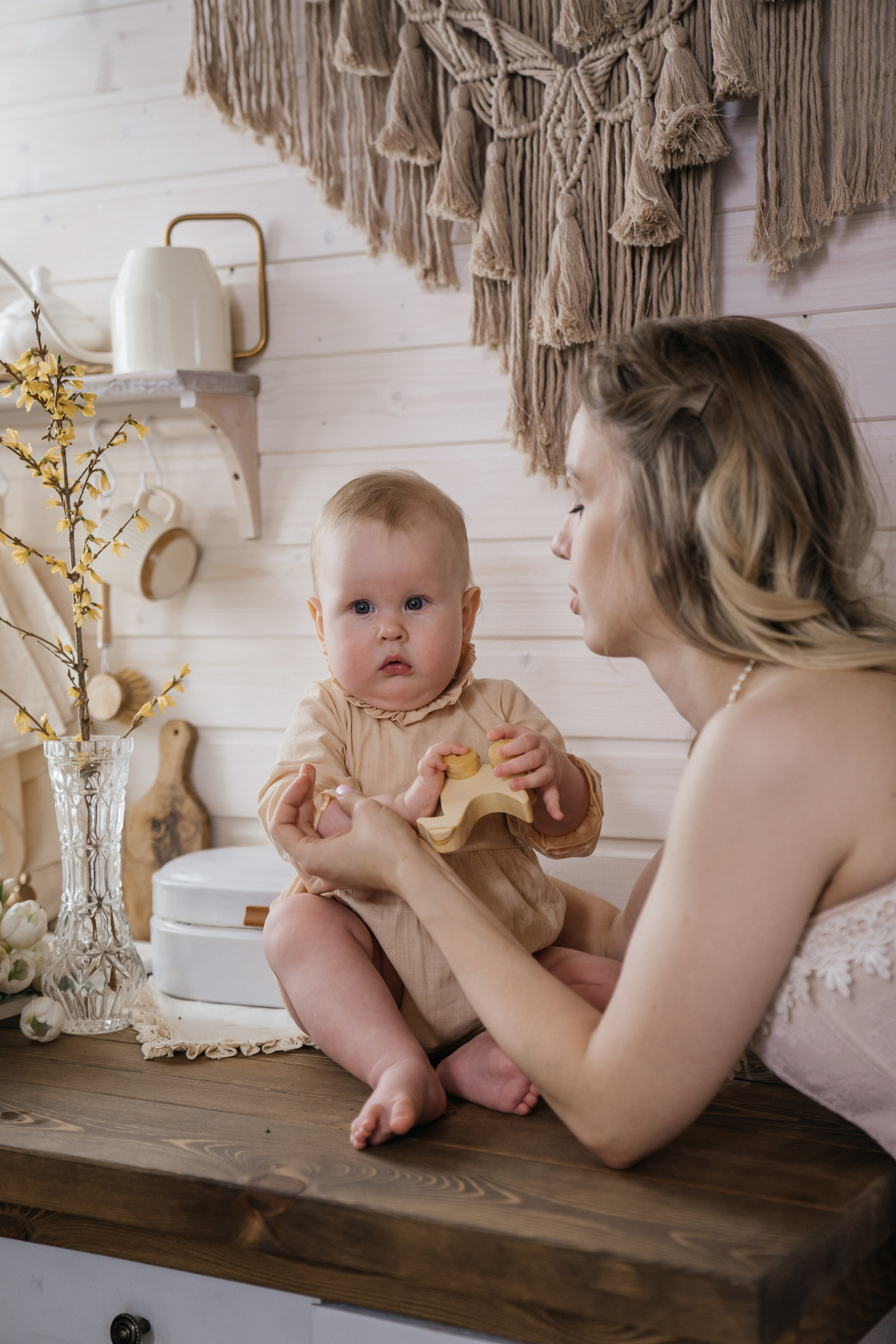 Алиса с мамой Кристиной в нежной семейной фотосессии в Домике Элли г. Пушкино. Семейный и детский фотограф в Сергиев Посаде, Хотьково Якимчук Любовь