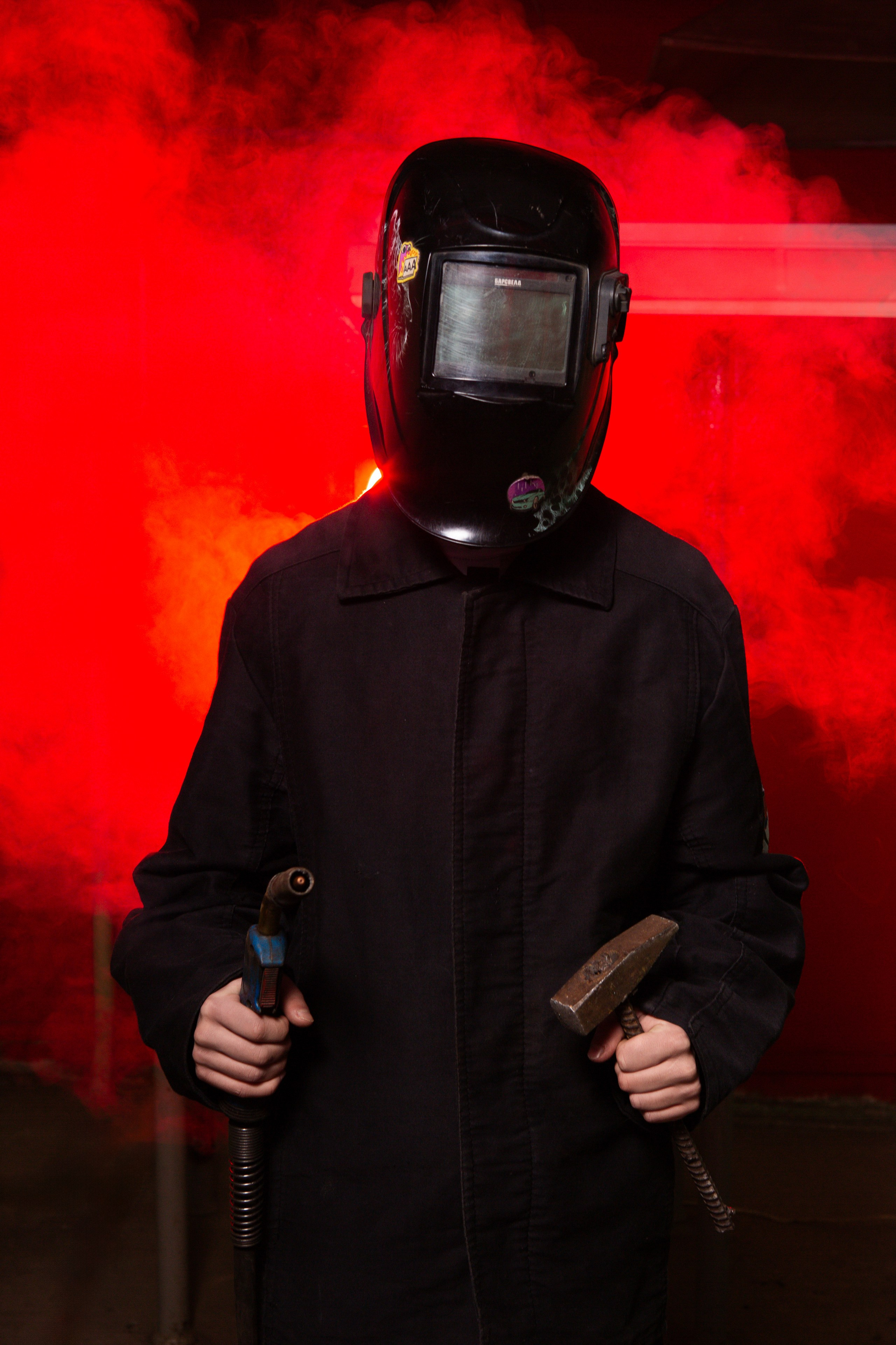 Портретная Фотосессия в Цеху для Выпускников Сварщиков | Твой Альбом Мценск. ТВОЙ АЛЬБОМ / ТВОИ ПРАВИЛА