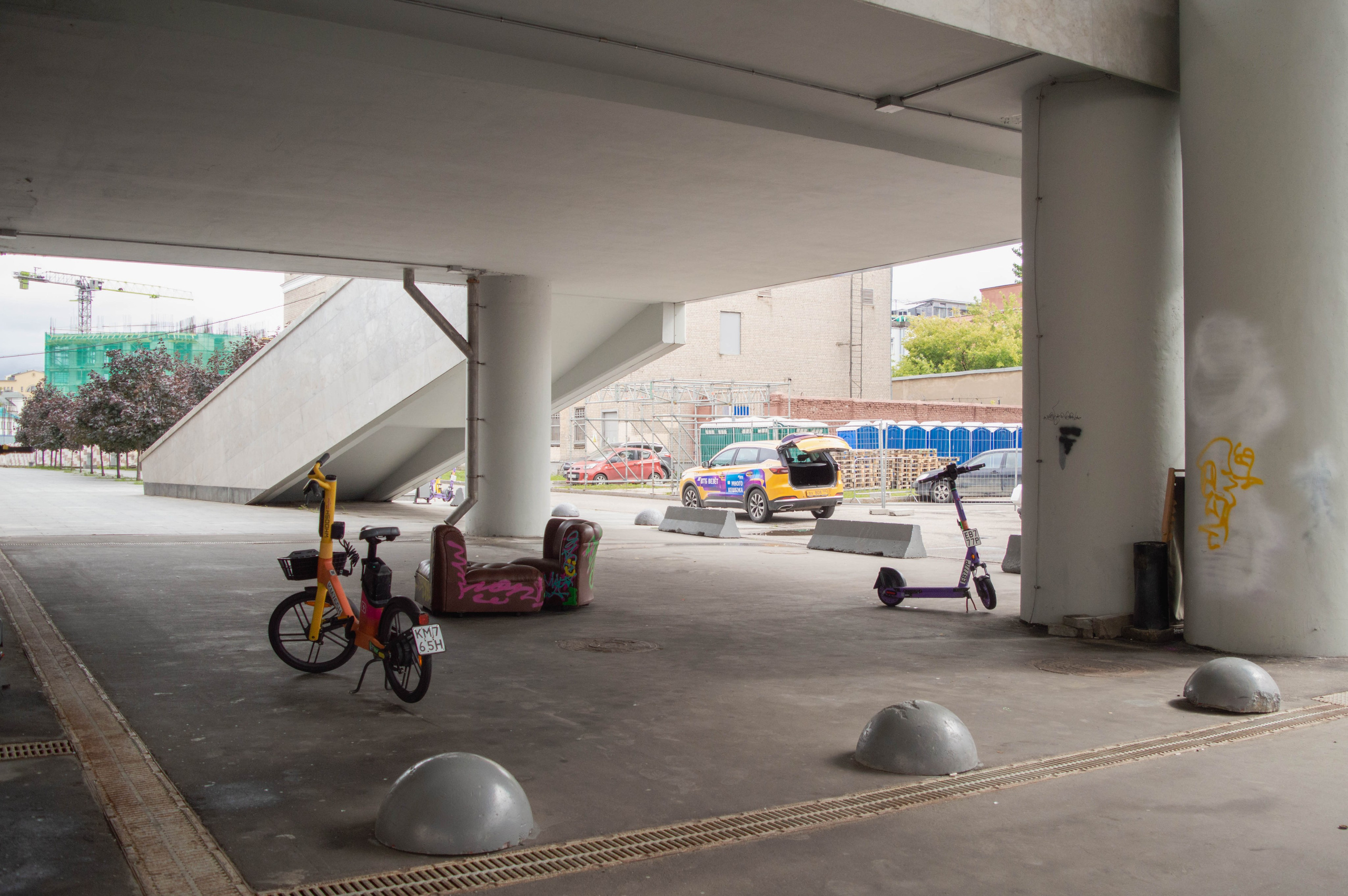 Многослойность городского пространства. Фотограф Анастасия Лощакова в Москве