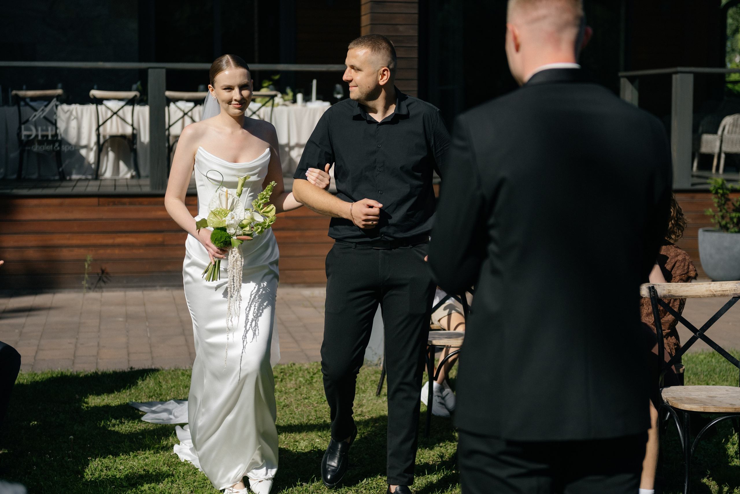 Wedding day in DELICE CHALET. Wedding PHOTOGRAPHER Andrew Vnukov