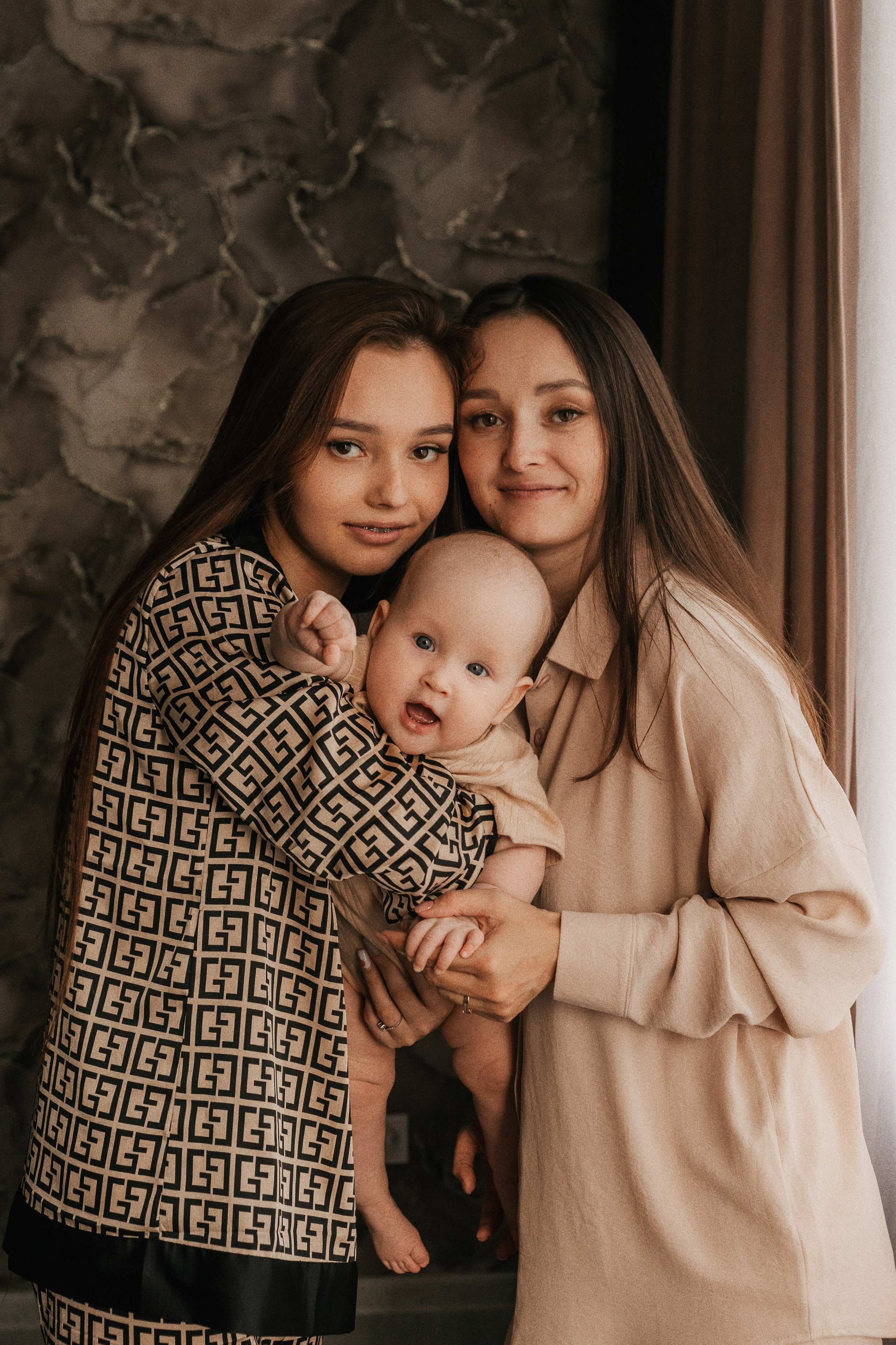 Стас, Юля, Артем и Алина. Семейный фотограф • Домашние съемки в Нижнем Новгороде