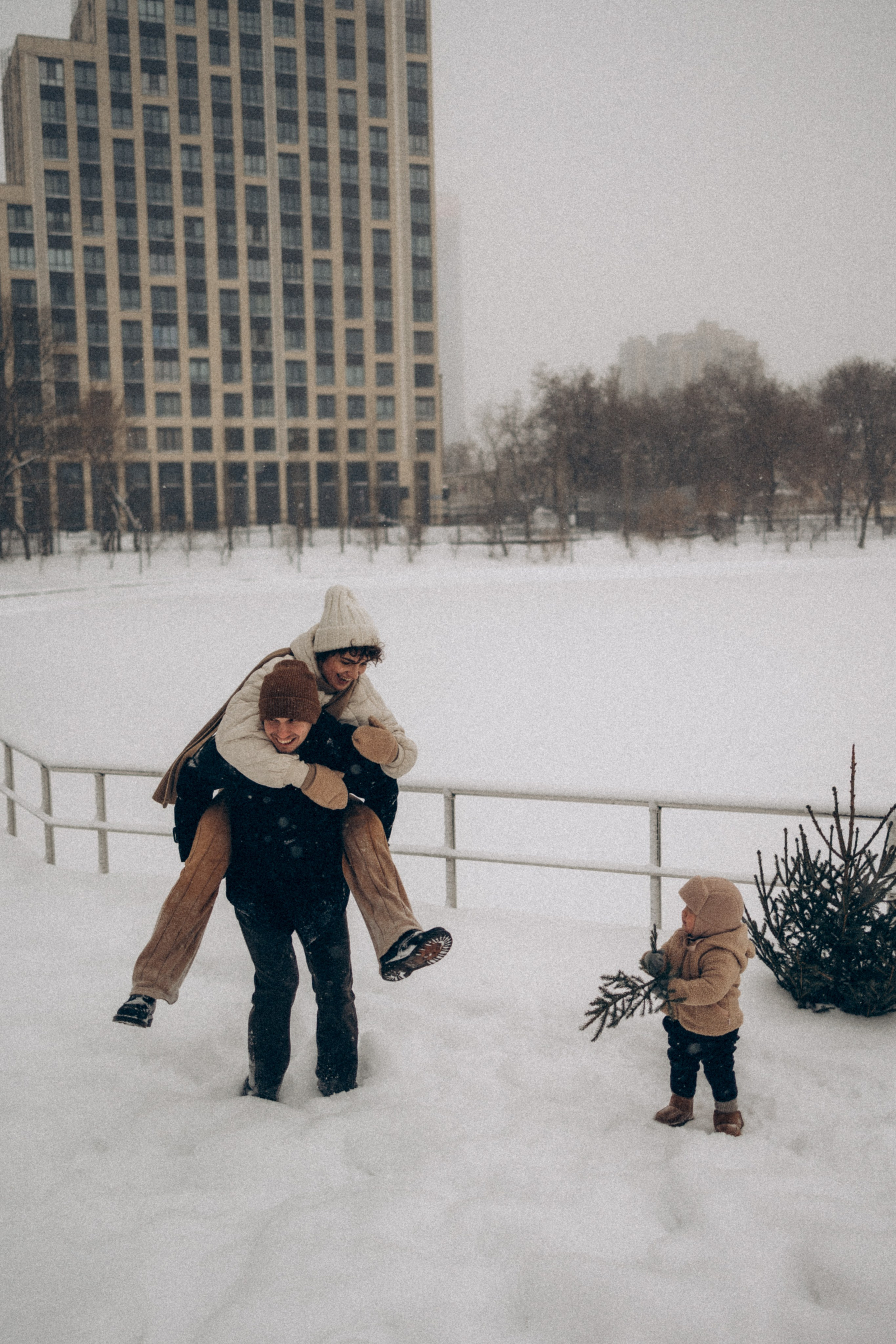 Семейная фотосессия на улице. Семейный фотограф в Москве Бунина Маргарита