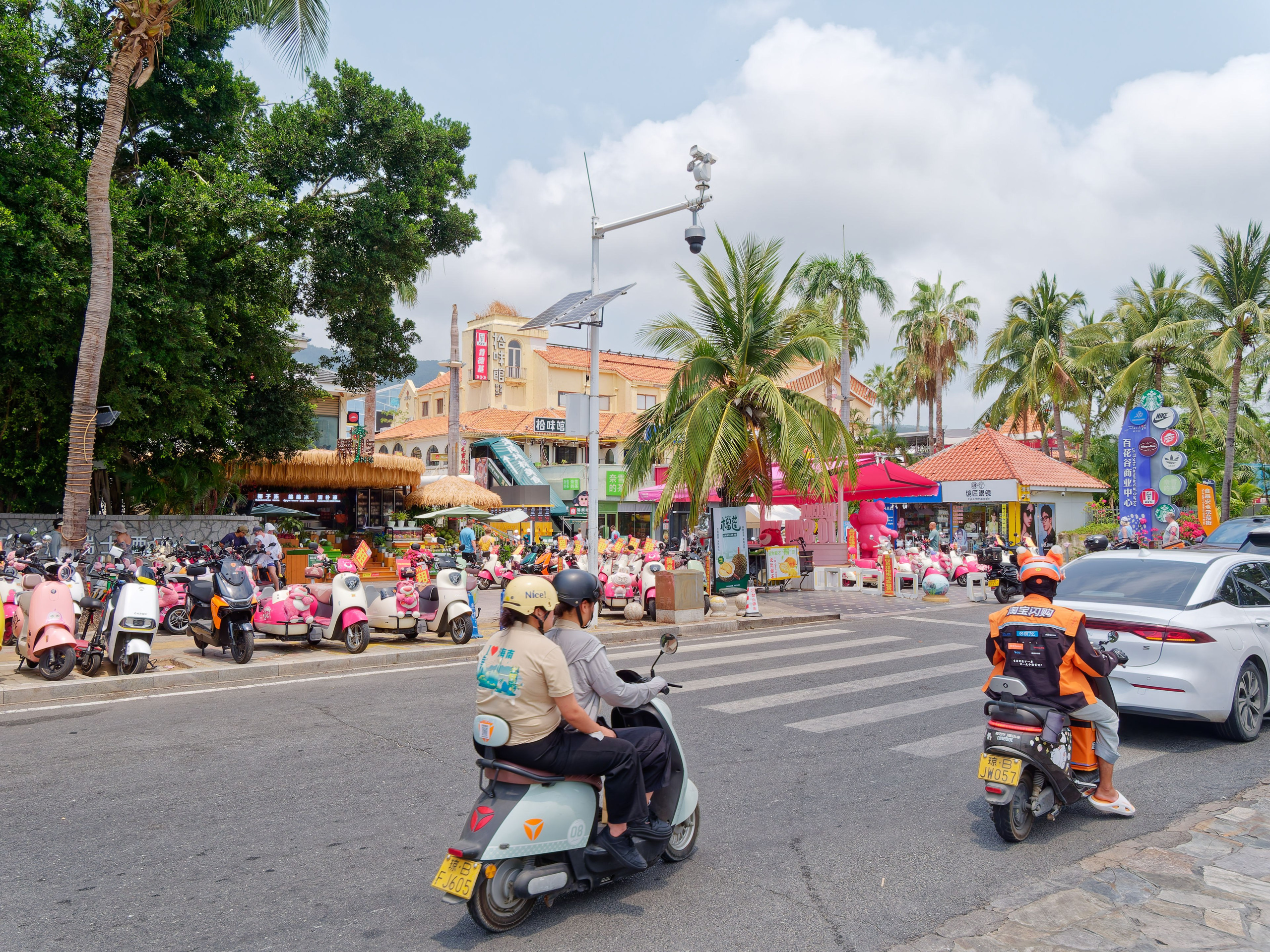 Хайнань 2026, улицы Ялунвань и Саньи. Фотопрогулки по Миру