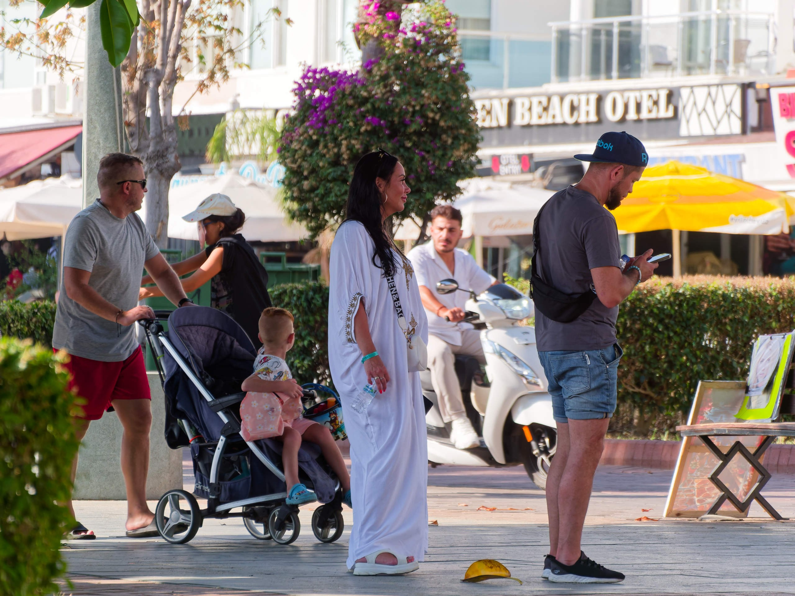 Алания 2025, город, стрит-фото. Избранные фотографии