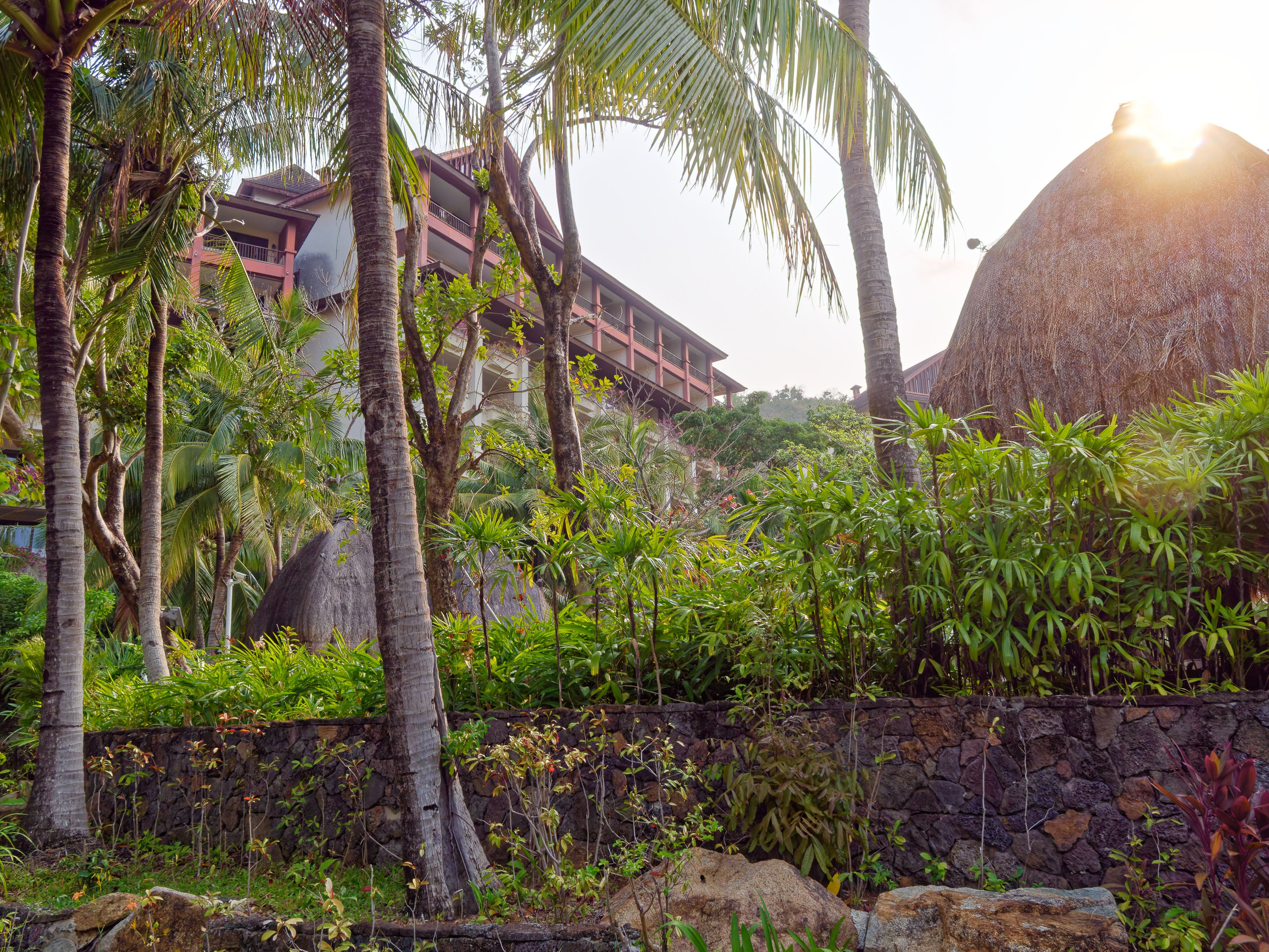 Хайнань 2026, отель «Stony Brook Villa Jianguo Resort Sanya 4*». Фотопрогулки по Миру