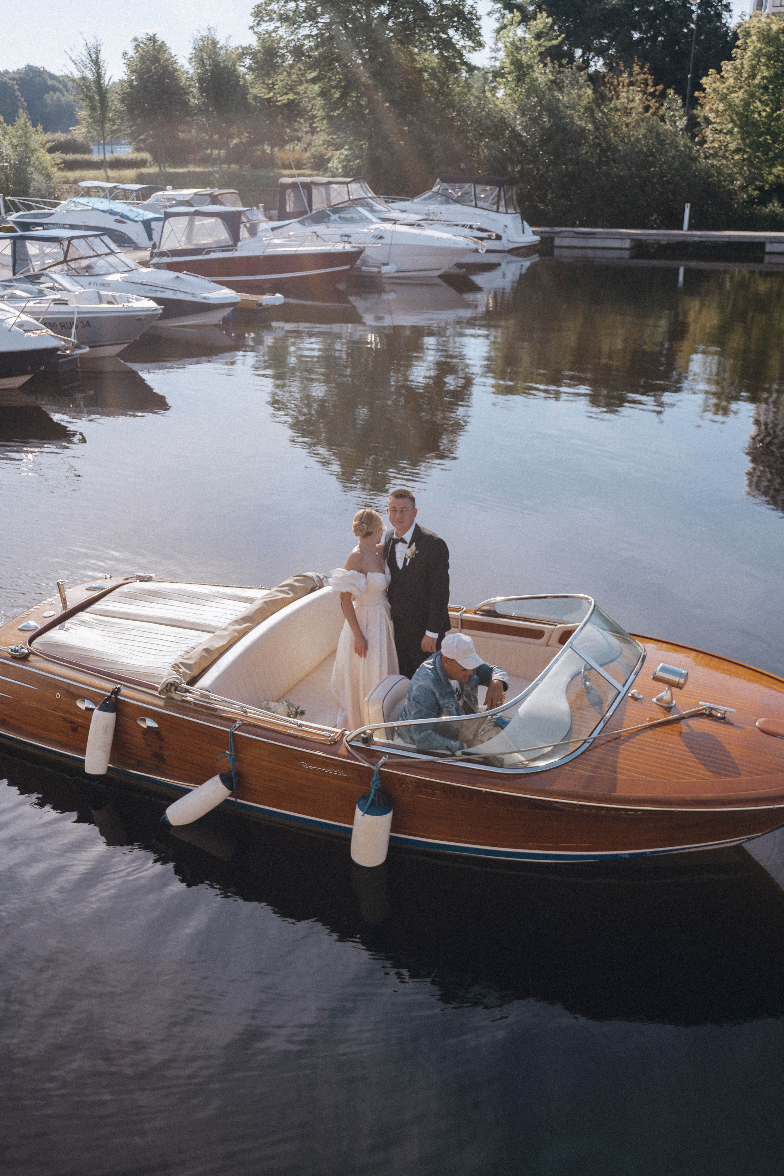 СВАДЕНБНАЯ СЬЕМКА НА КАТЕРЕ ПО КАНАЛАМ САНКТ-ПЕТЕРБУРГА И В АКВАТОРИИ НЕВЫ. Профессиональный фотограф, Санкт-Петербург — Виктория Богомолова