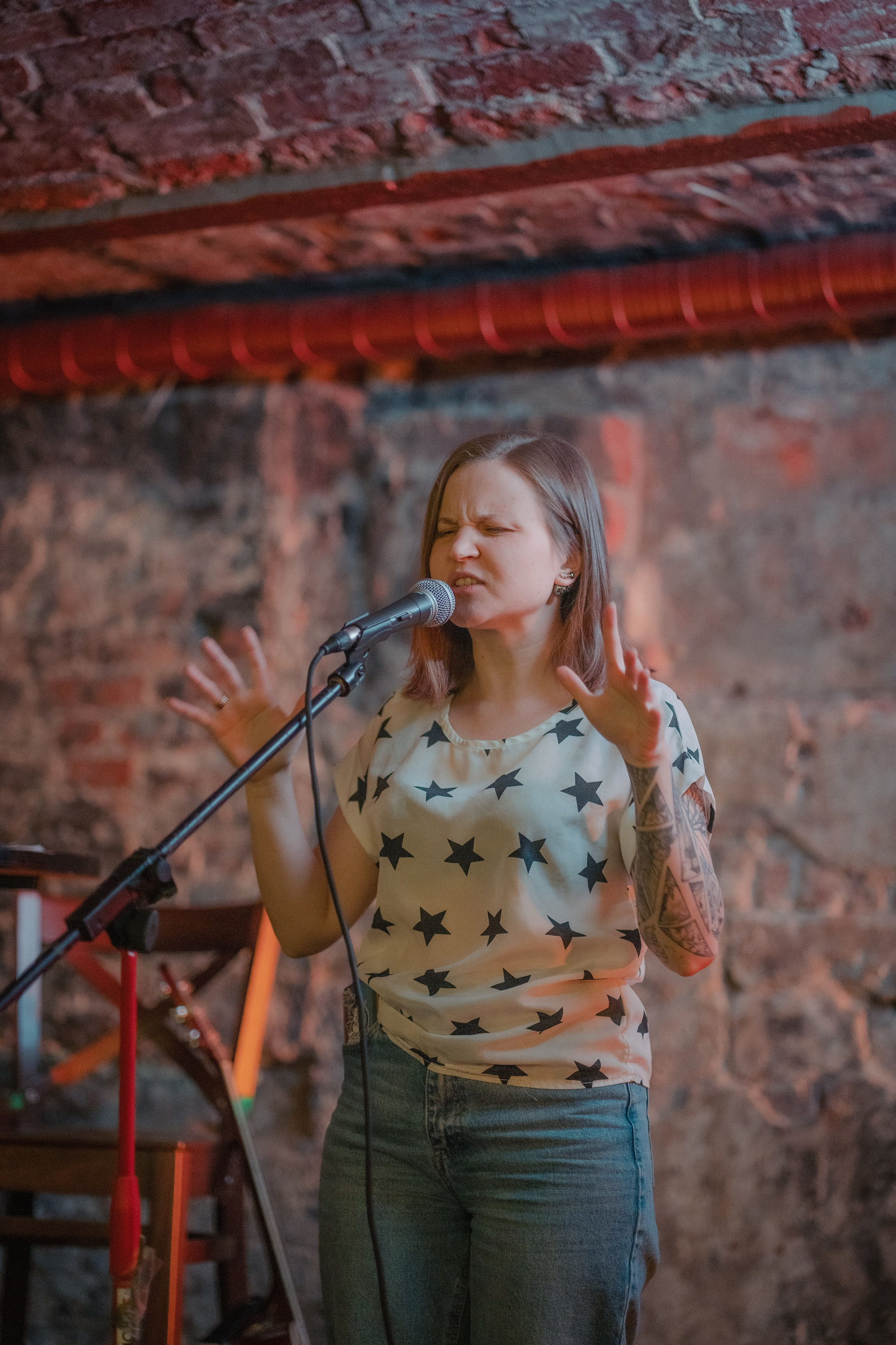 Презентация поэтического сборника. Творческие фотосессии в Москве. Фотоальбом лидера группы ЯЛО