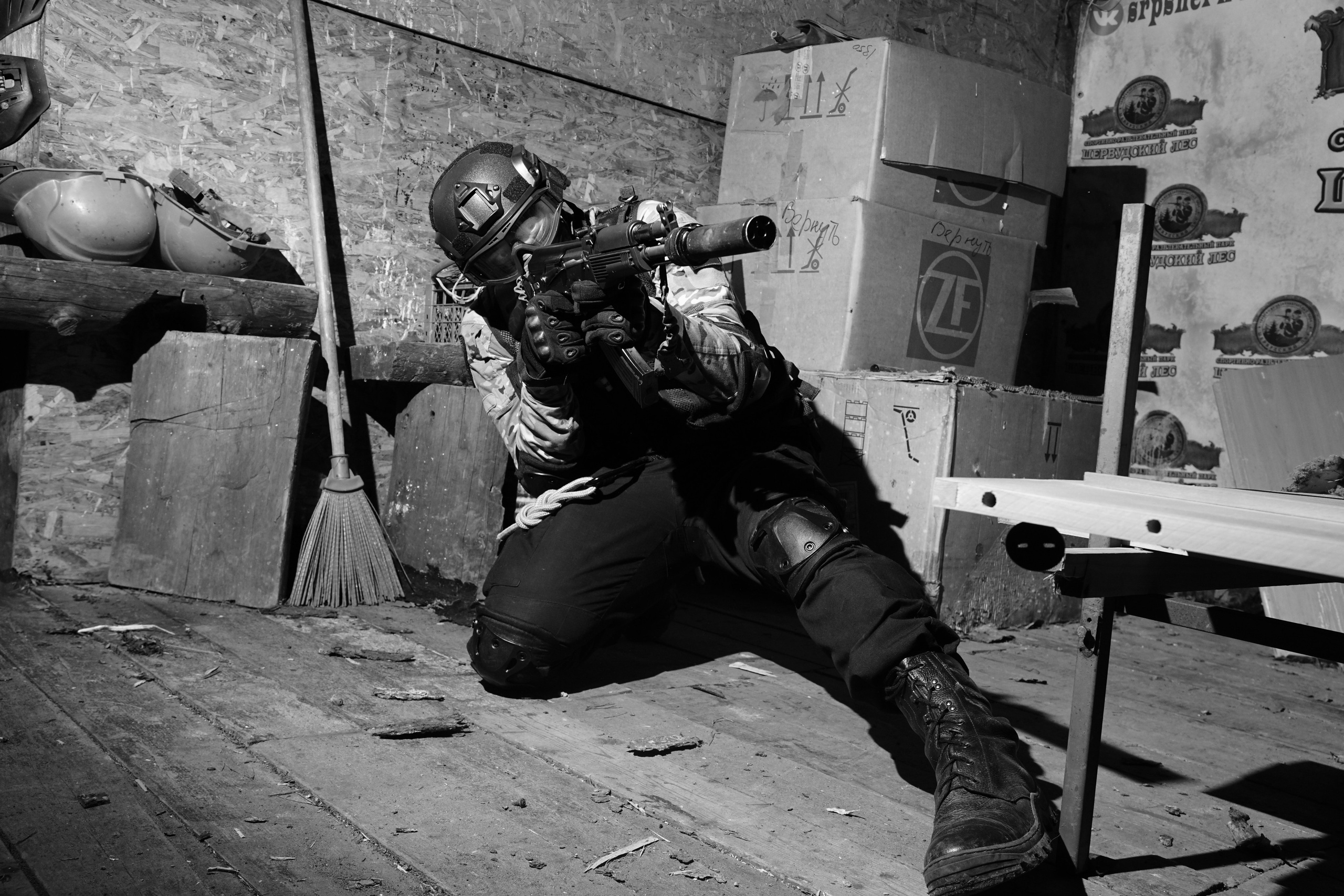 С оружием. Репортажный фотограф — Александр Пода