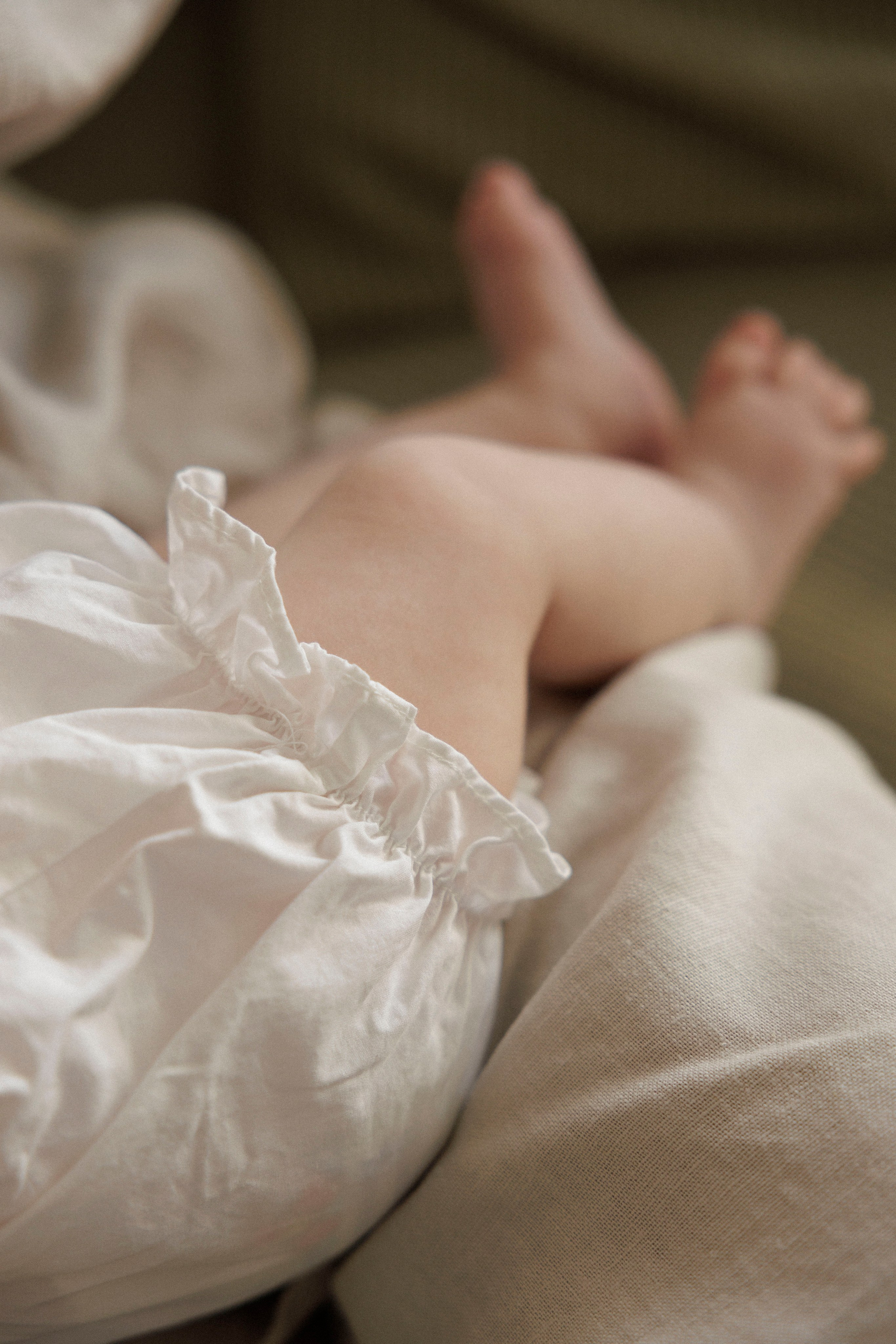 New born family photoshoot at home. Wedding and family photographer