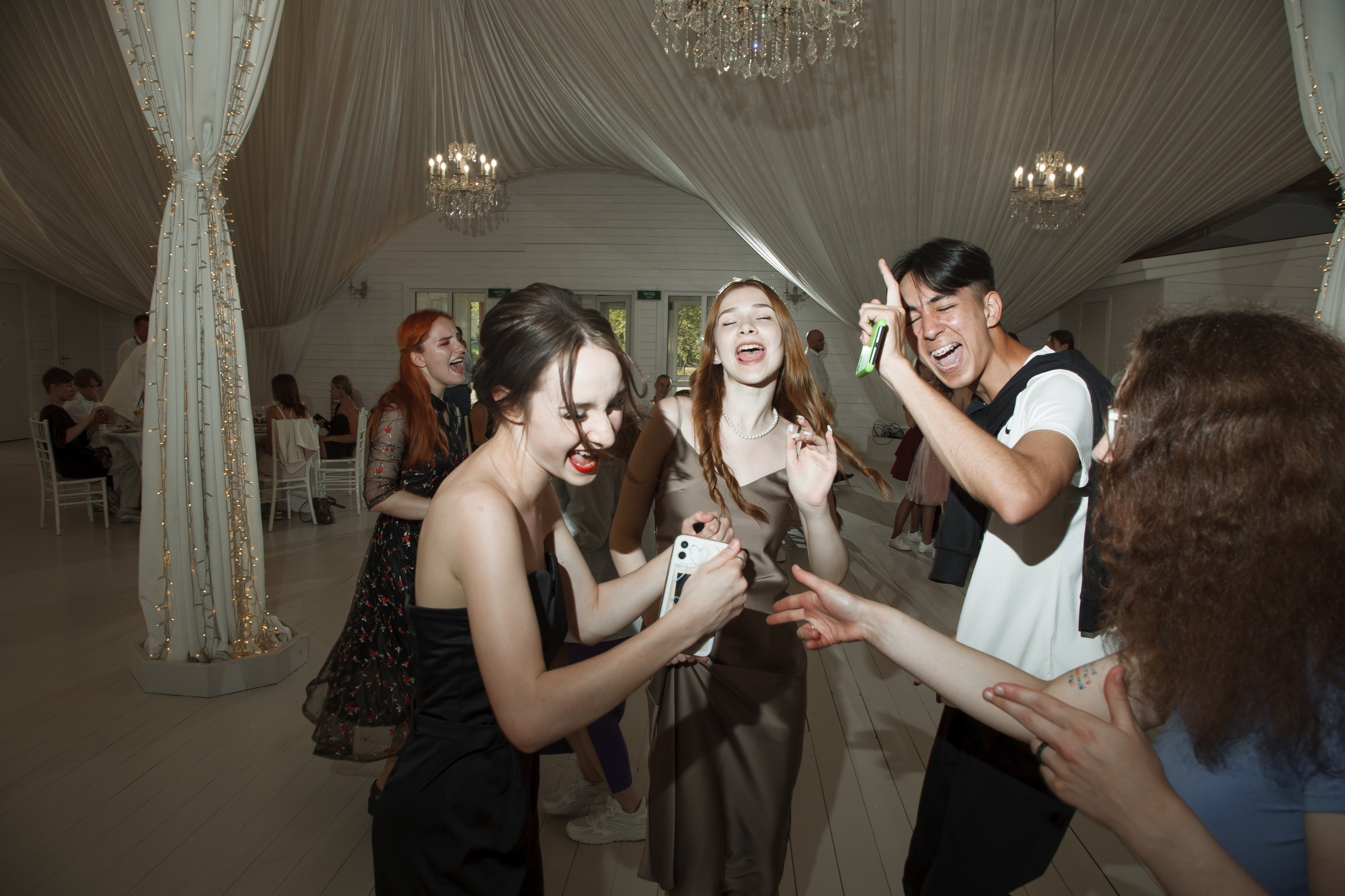 Выпускной, шатер в усадьбе «Гребнево». Свадебный и репортажный фотограф (Москва, Королев и другие)