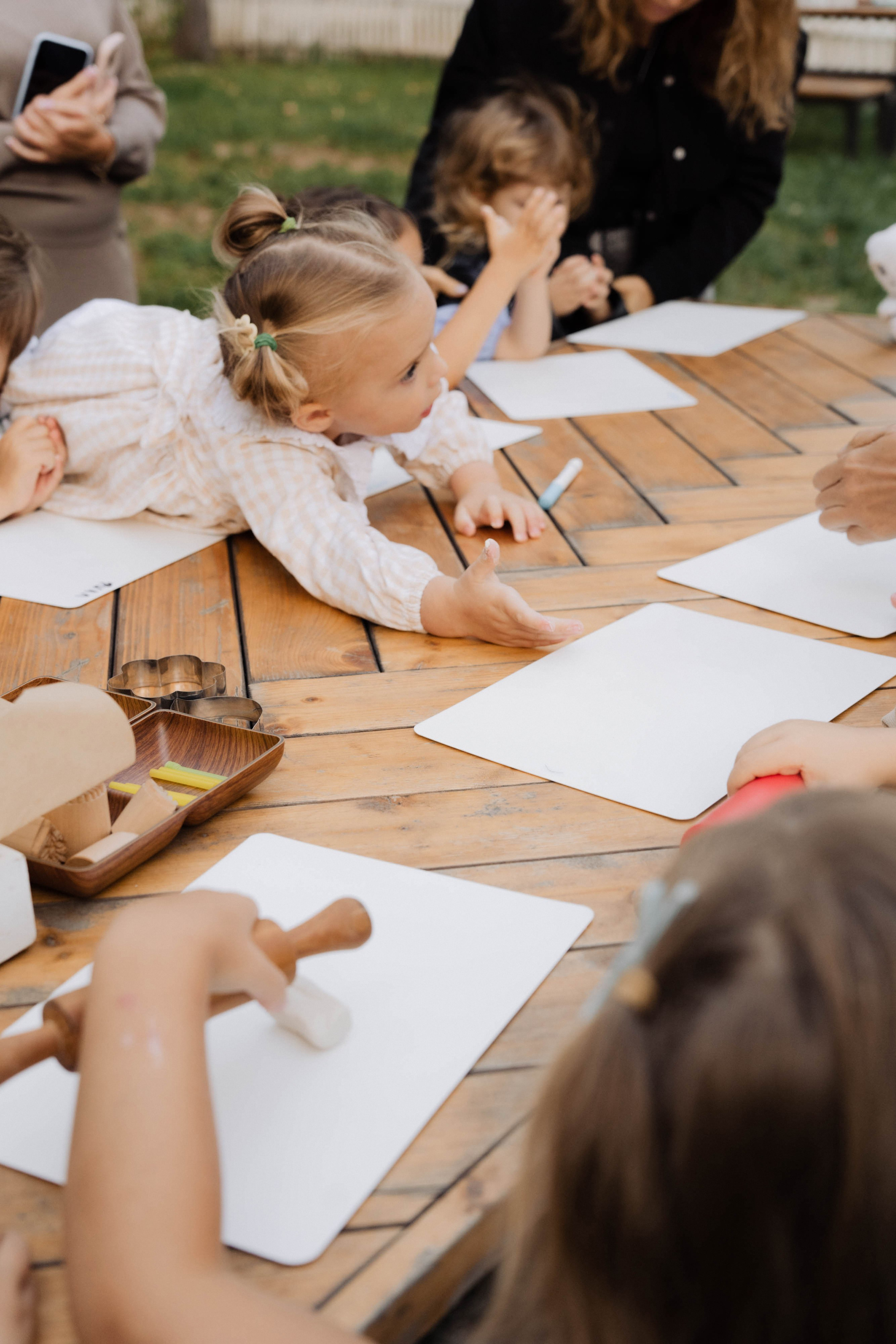 Встреча в «Робине» Переделкино. ФОТОГРАФ КСЕНИЯ СОСНОВСКАЯ