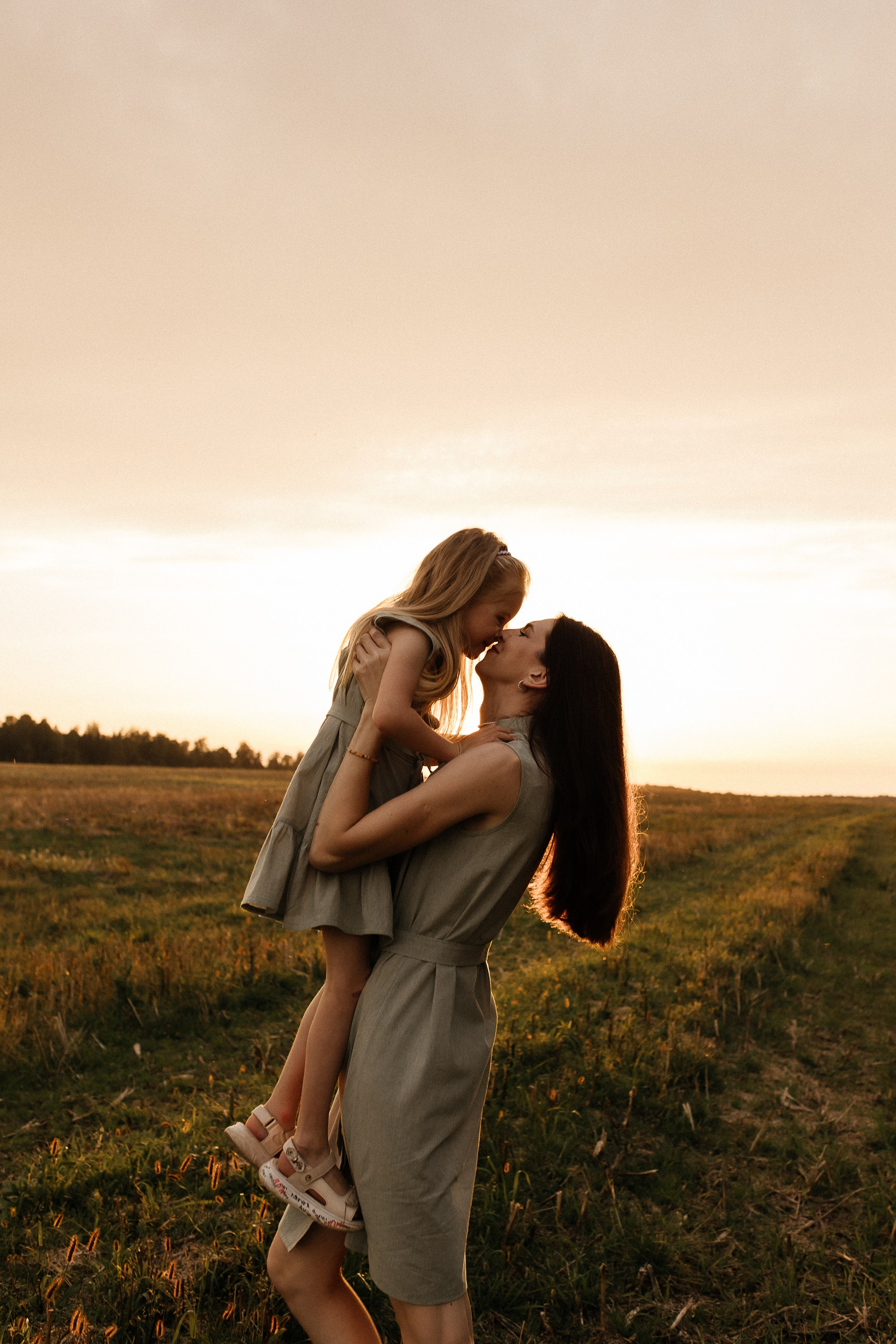 Мама и дочка. Свадебный и семейный фотограф Виолетта Сидельникова. Краснодар, Россия, Беларусь, Европа