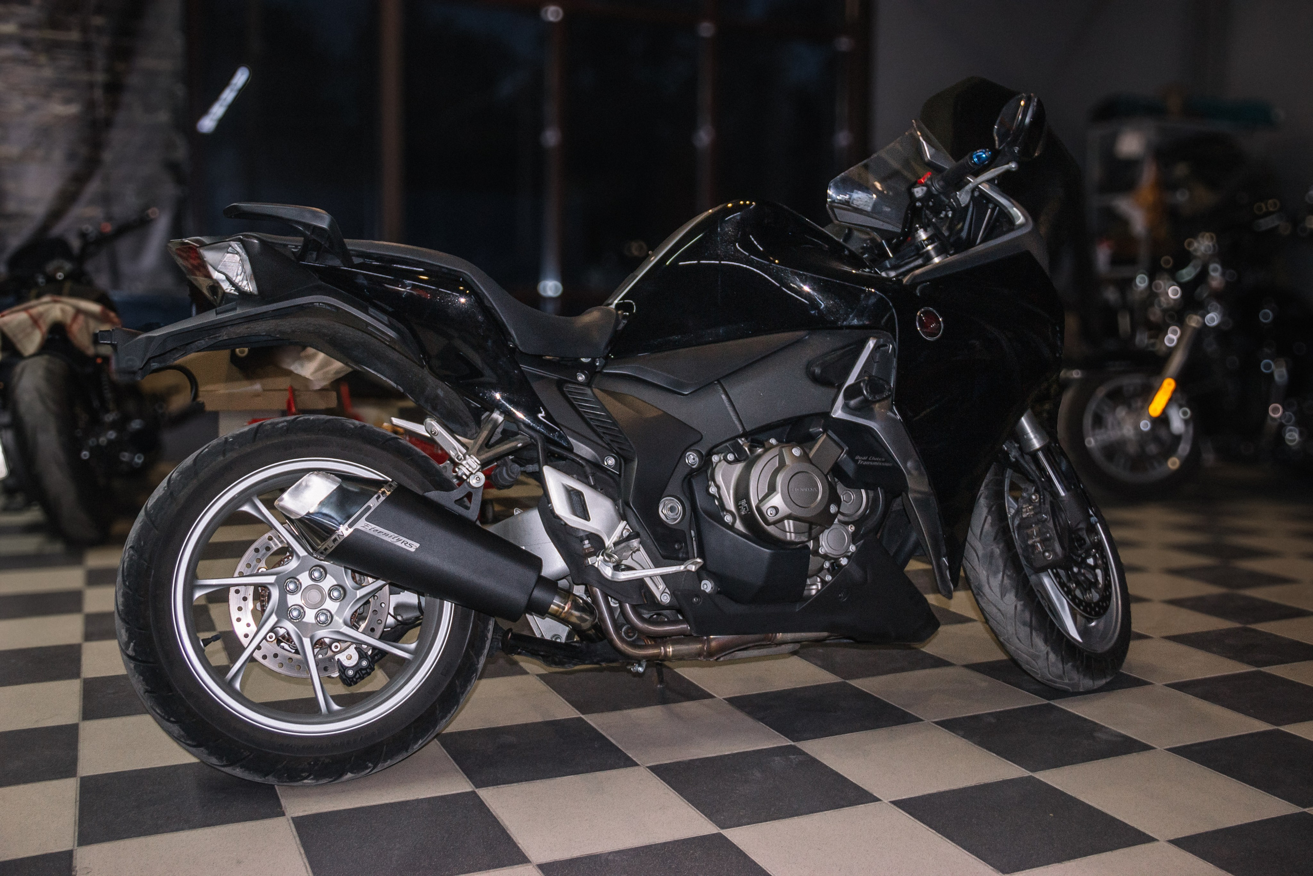 Honda VFR 1200 f muffler custom. ......