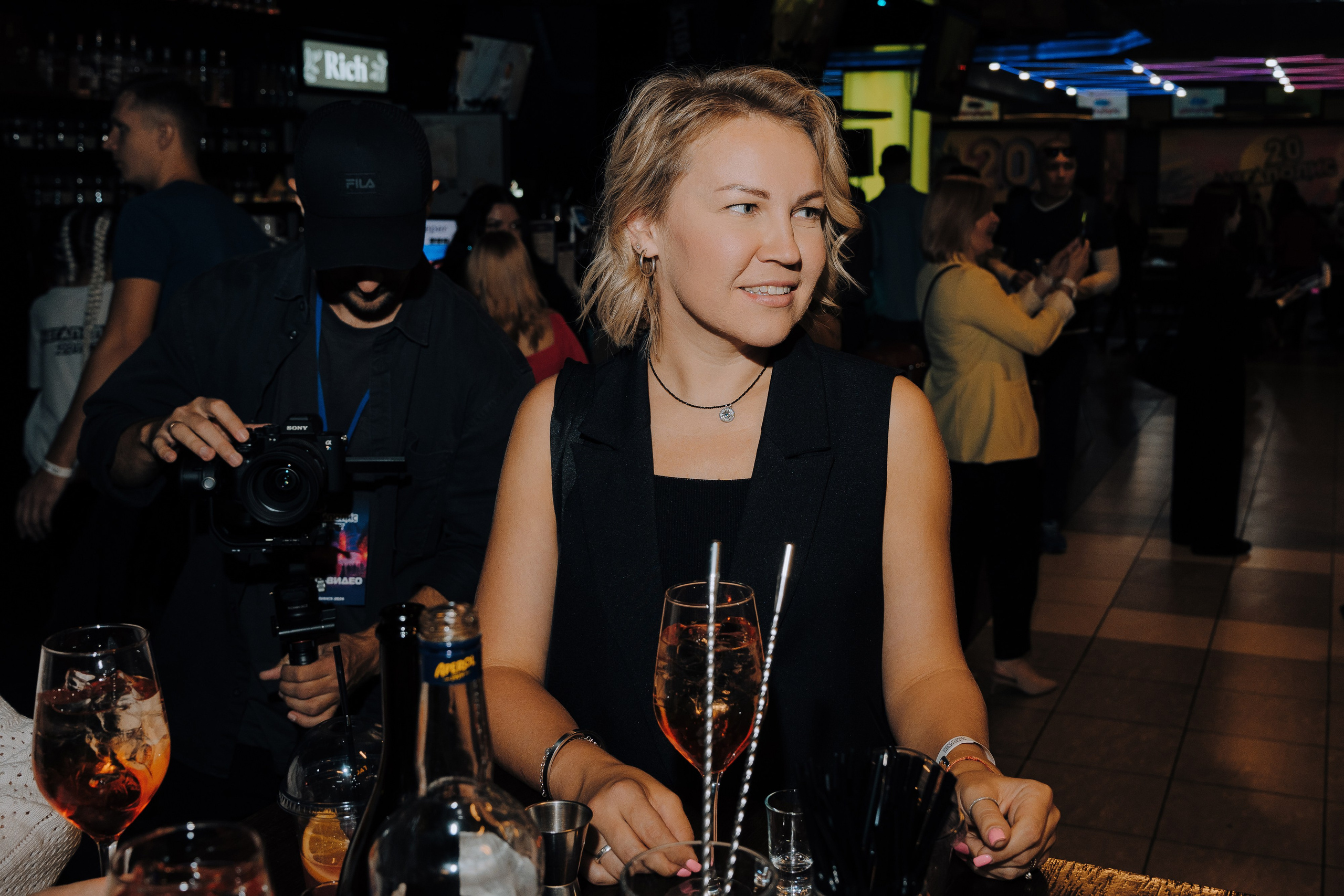 20 ЛЕТ МЕГАПОЛИС ЧЕЛЯБИНСК ХЕДЛАЙНЕР ЕЛКА. Репортажный фотограф Зуев Роман г. Челябинск