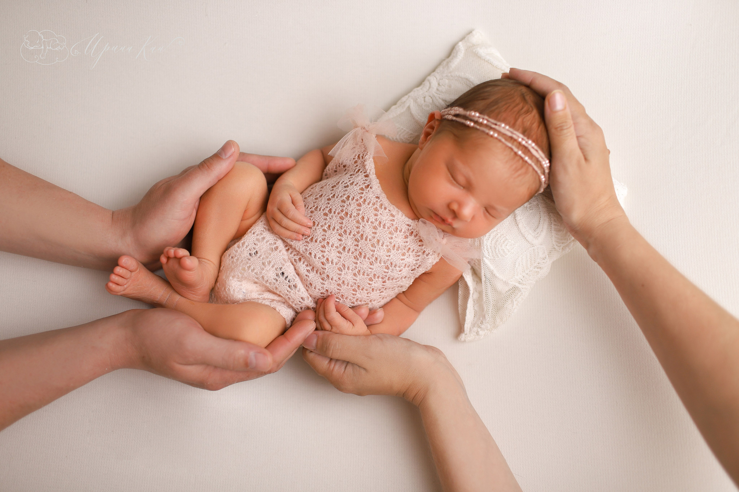 Новорожденная фотосессия для девочек. Ирина Кан Фотограф новорожденных в Екатеринбурге