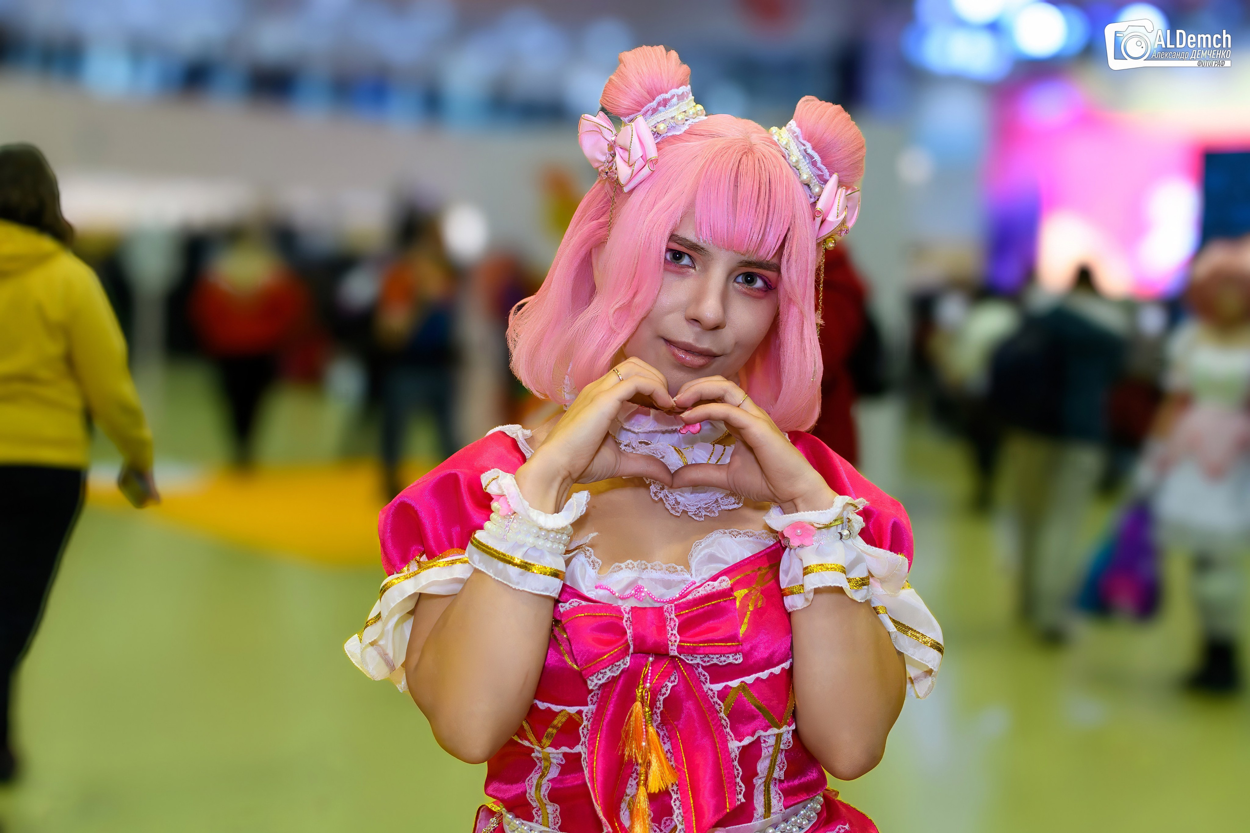 Аниме картинки персонажей и косплей фото в России Москве
