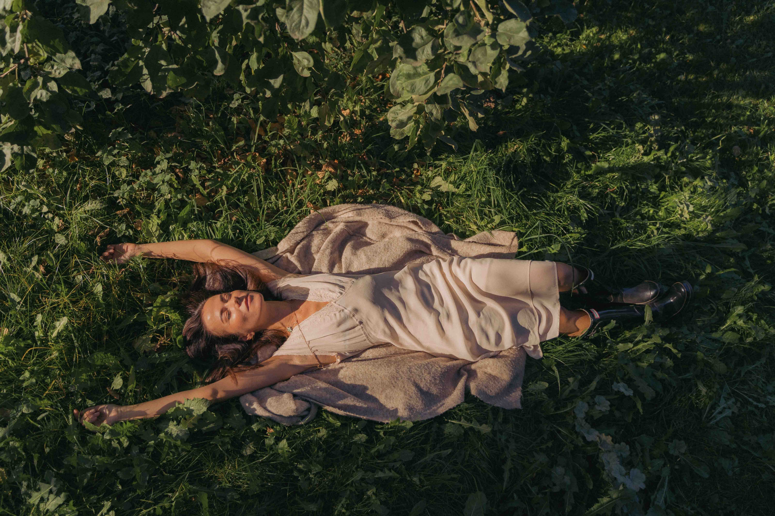 Яблоневый сад и гамак. Фотограф и видеограф в Москве и Абу Даби Мария Кулагина