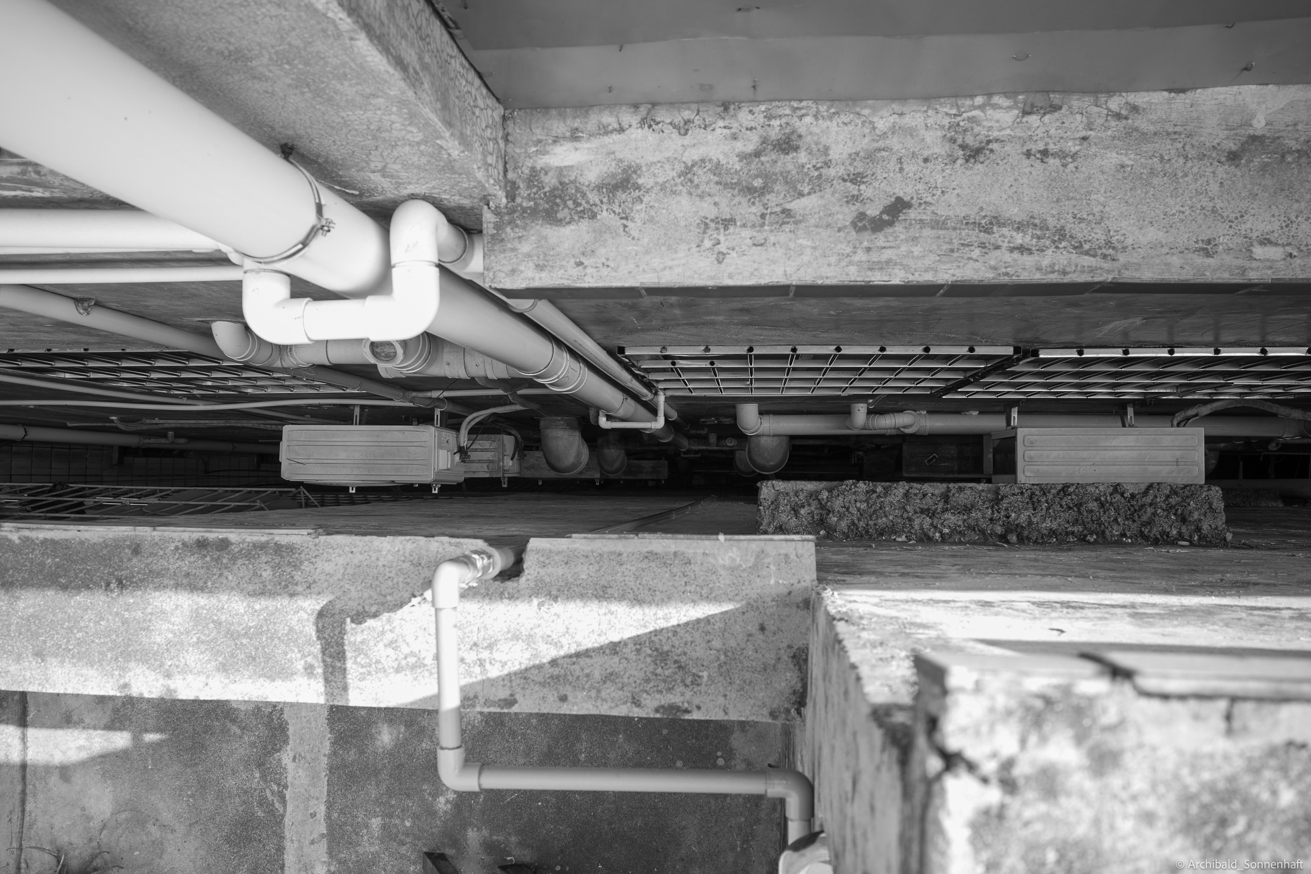 Shipai Urban Village. Photographer in Guangzhou, China. Archibald Sonnenhaft