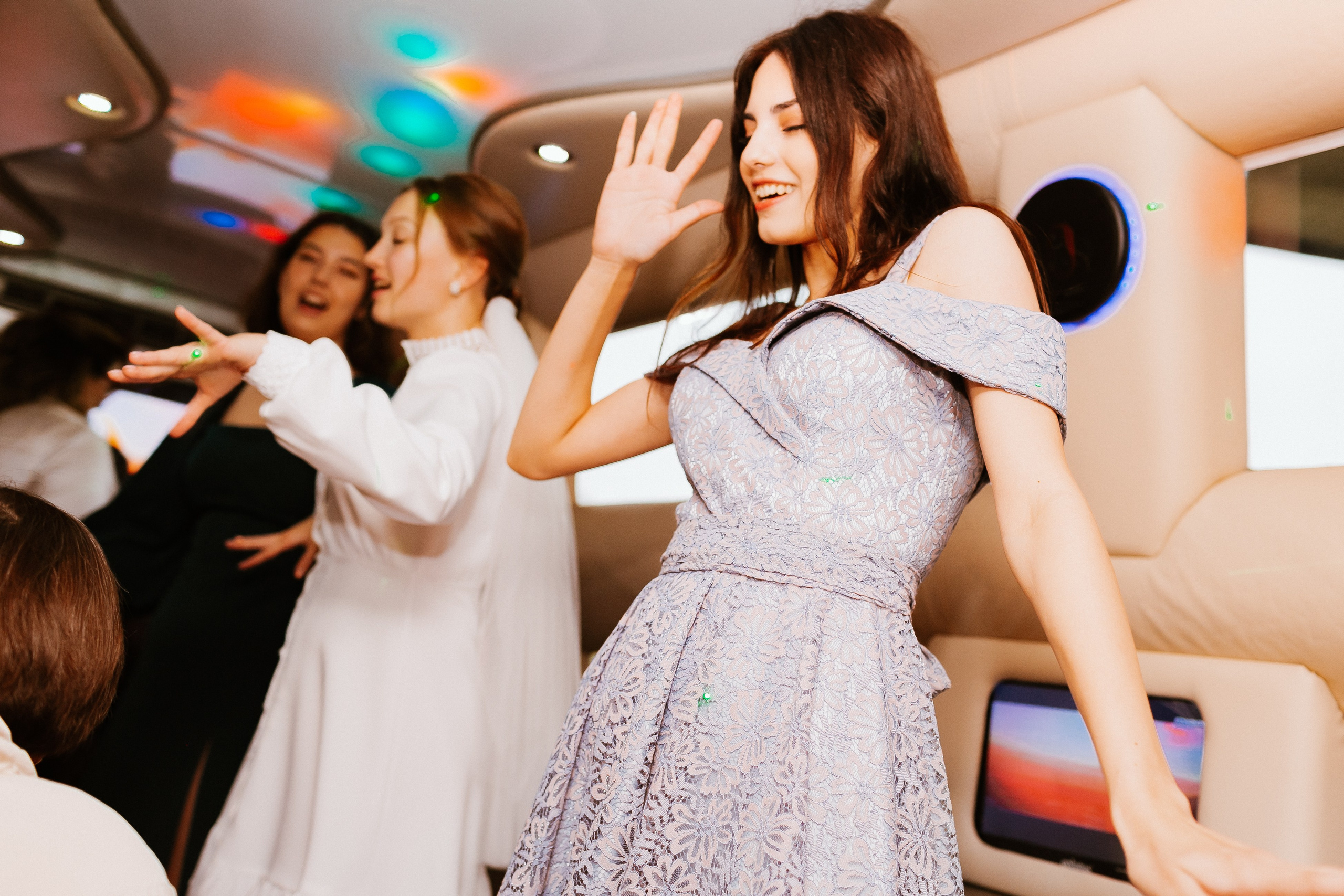 Съемка пары в осеннем городе и в студии. Свадебный и репортажный фотограф в Ярославле и Санкт-Петербурге Роман Микрюков