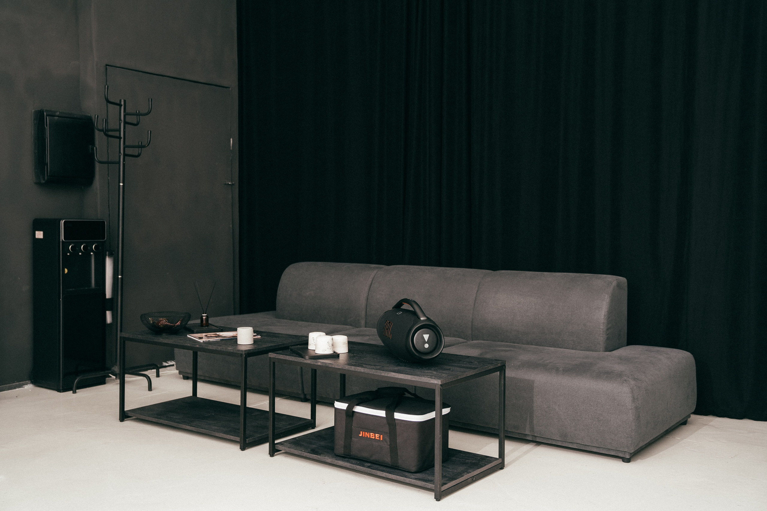 Зона ожидания. Фотостудия MEL Новороссийск | Подкаст-студия