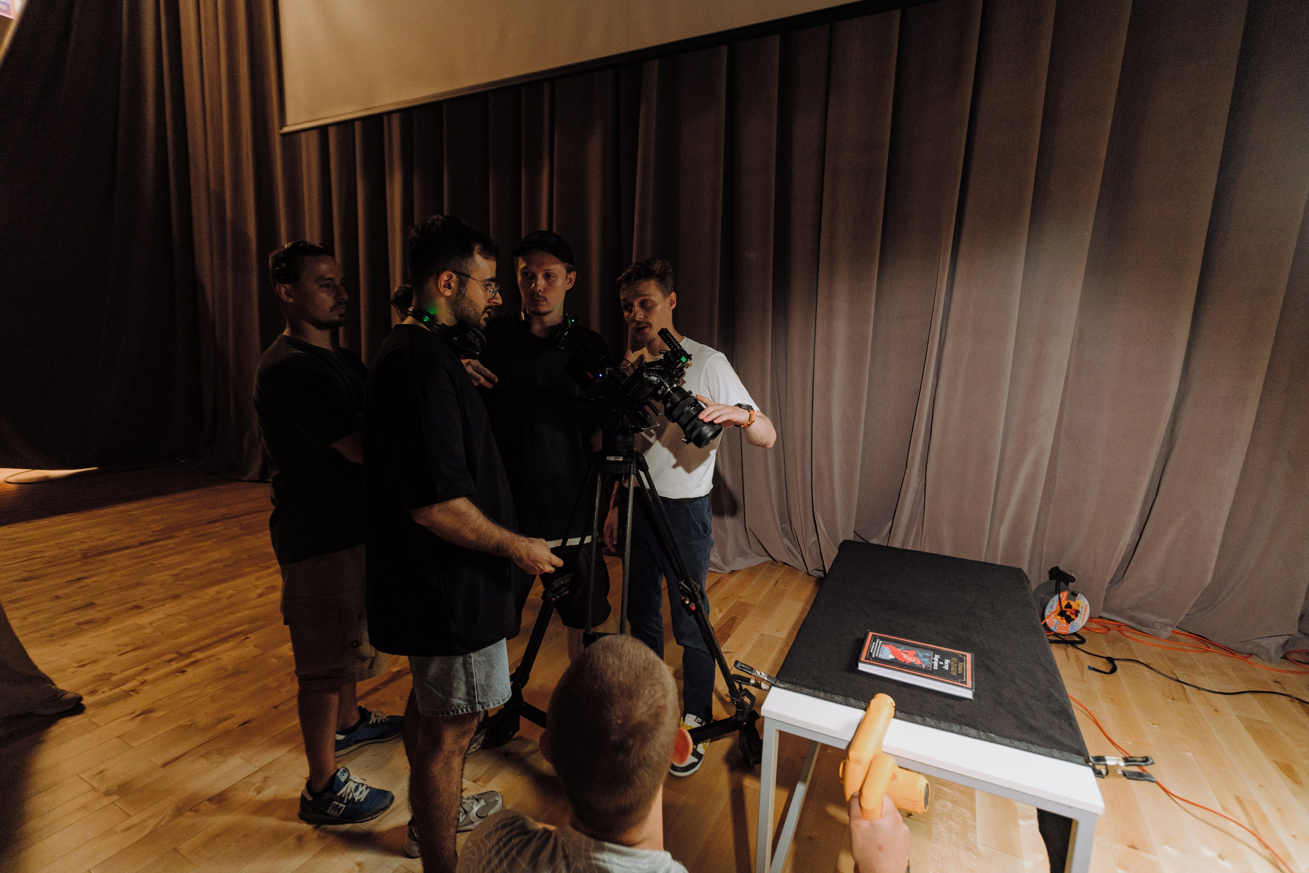 Женя Медведева / Уроки истории. Творческий и репортажный фотограф в Москве Клим Долгов