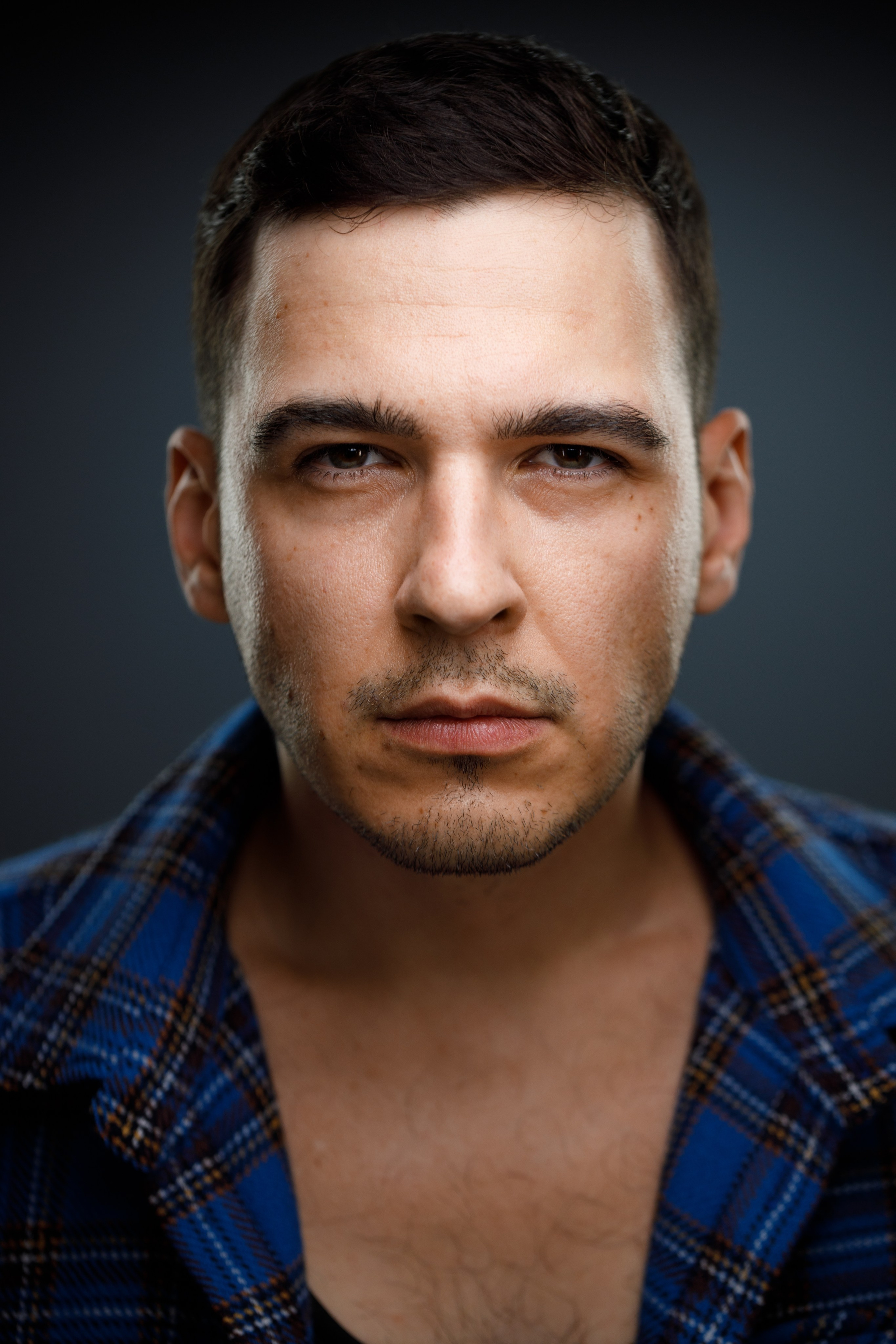 Headshot & portrait session for Arthur. Headshot & portrait photographer Alexei Shendrick