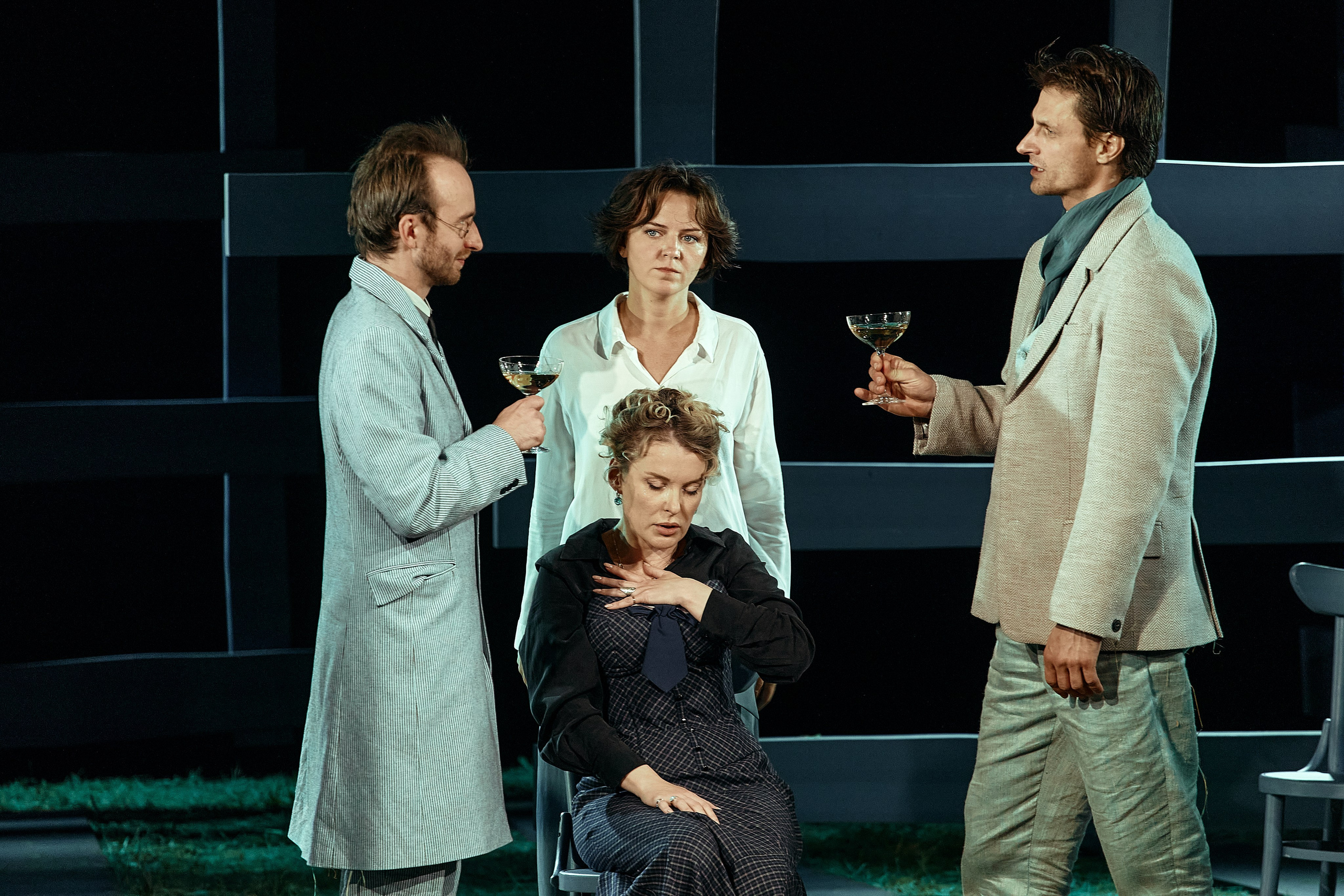 Бесприданница. Приют комедианта. Фотограф Нина Антонова