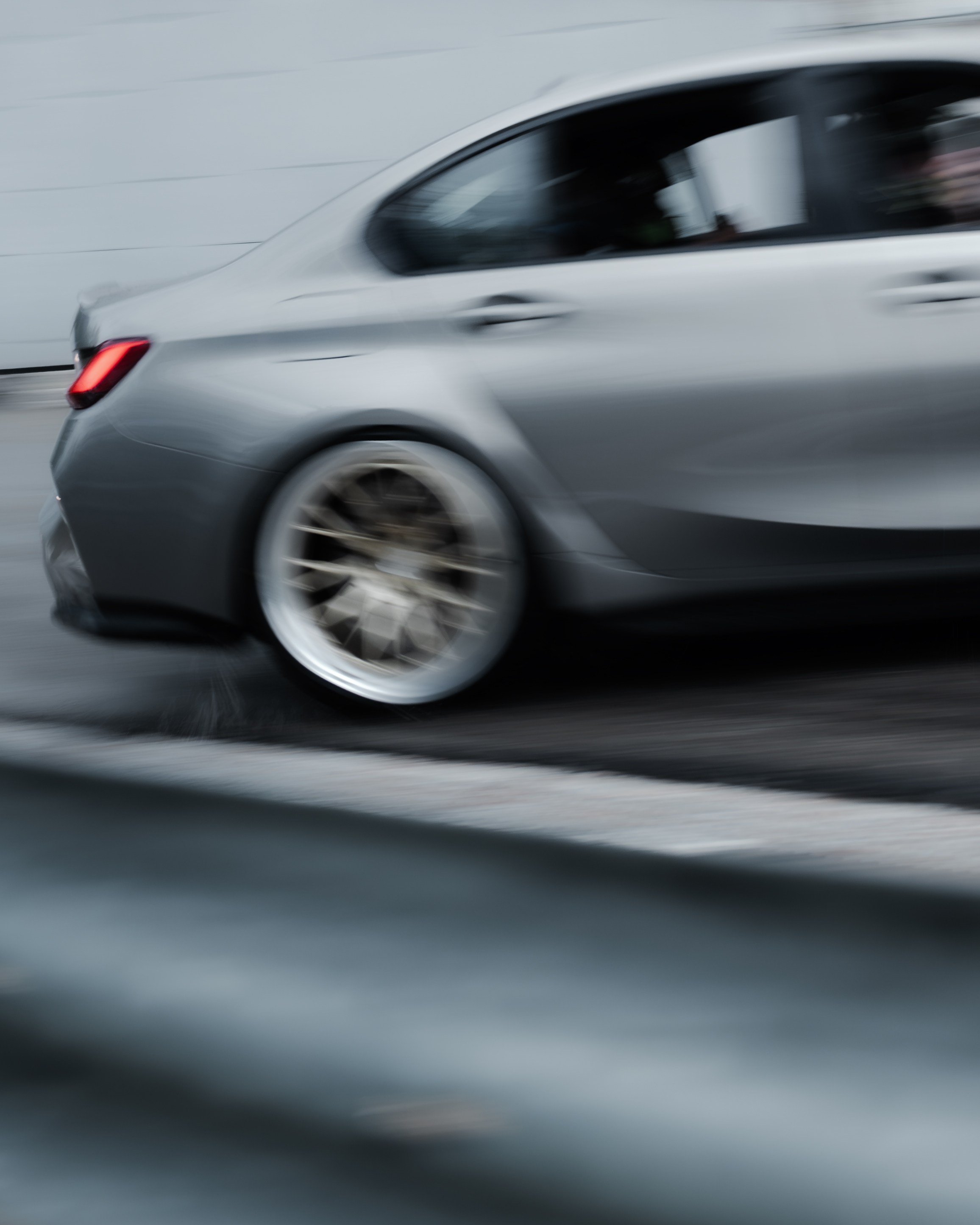 //GROUNDED2025. Автомобильный фотограф