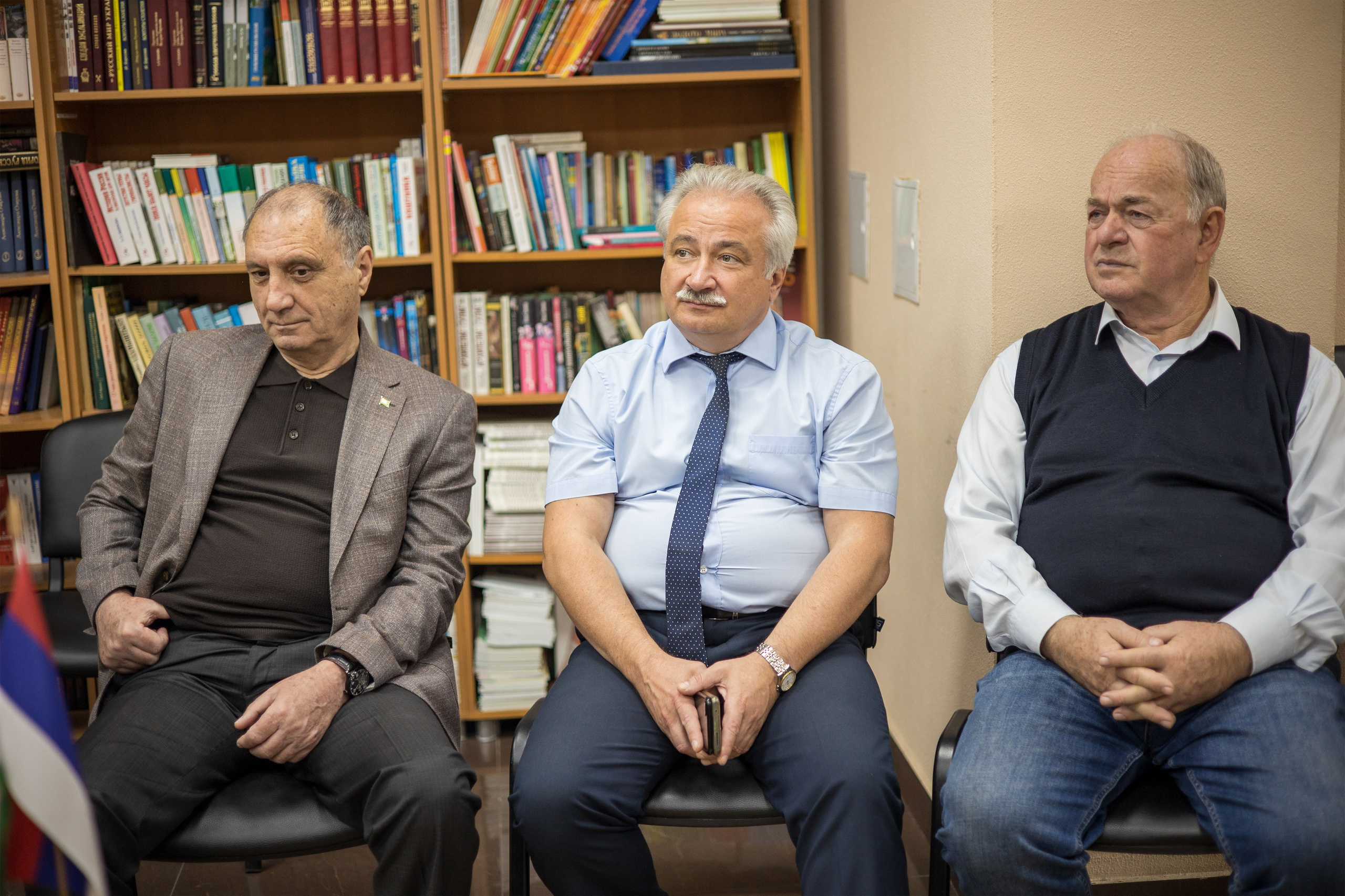 Художник, искусствовед Александр Лозовой. Свадебный и семейный фотограф в Абхазии Эля Цишба