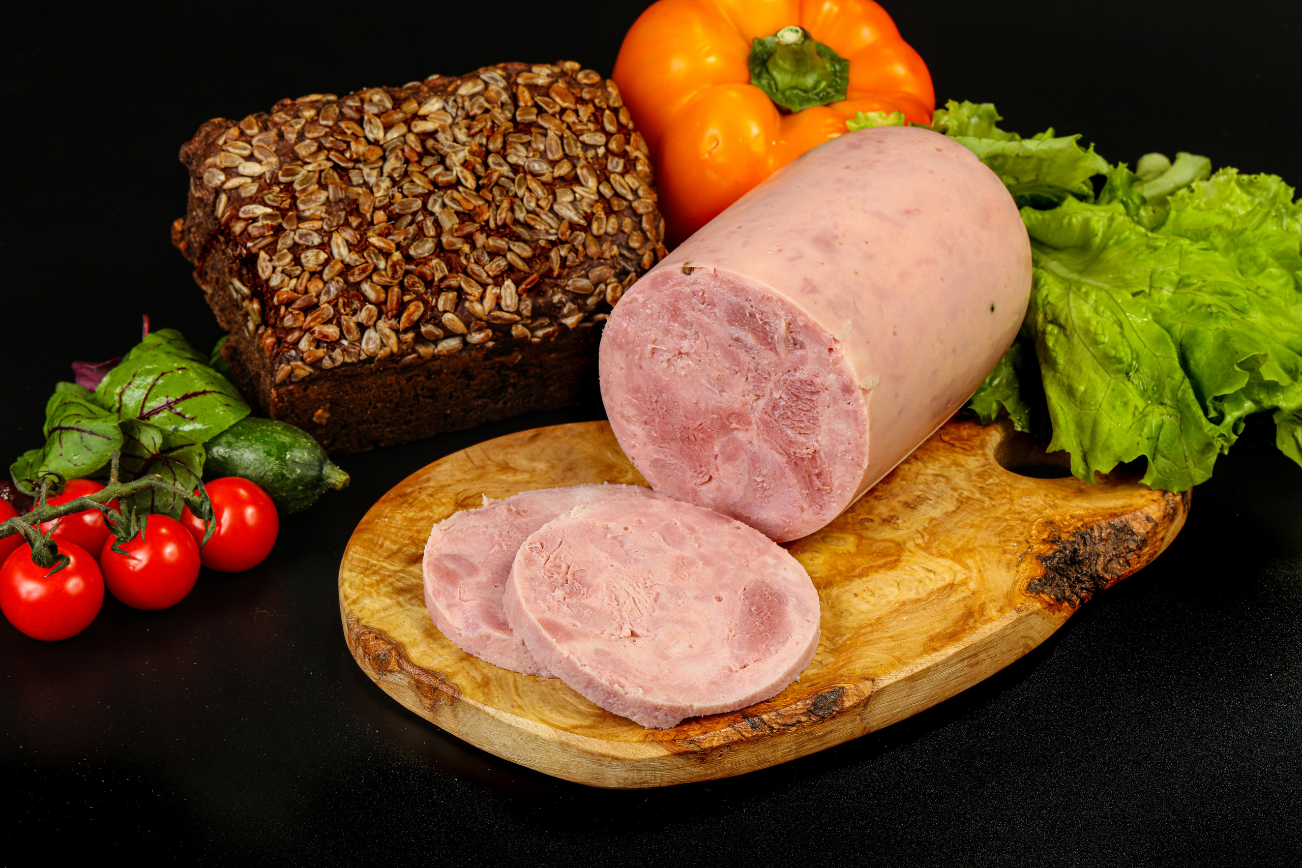 Колбасы и мясная продукция. Фуд-фотограф Андрей Старостин — съемка еды в Москве. 9000 руб. в час