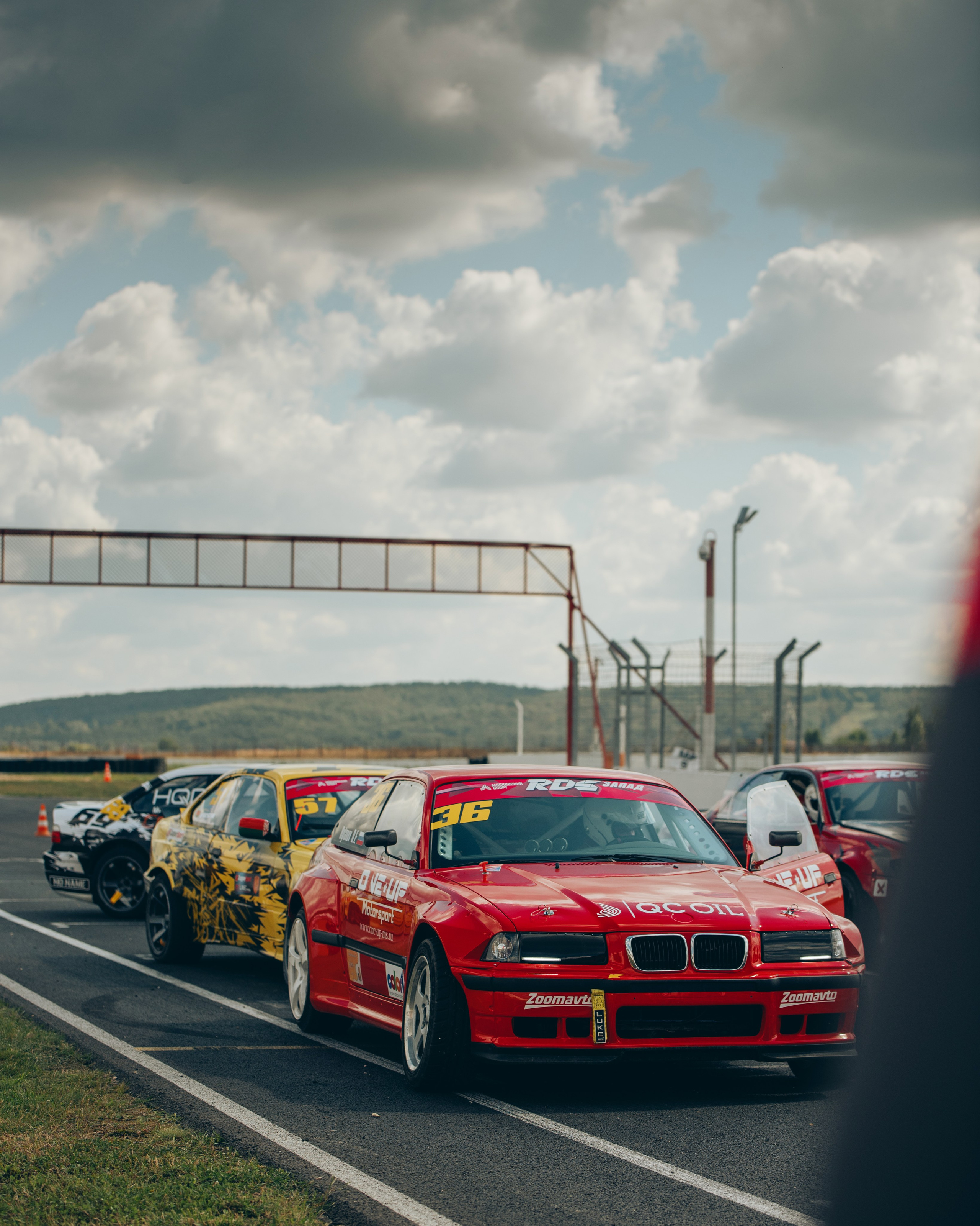 Rds запад ADM Raceway. DeLorein