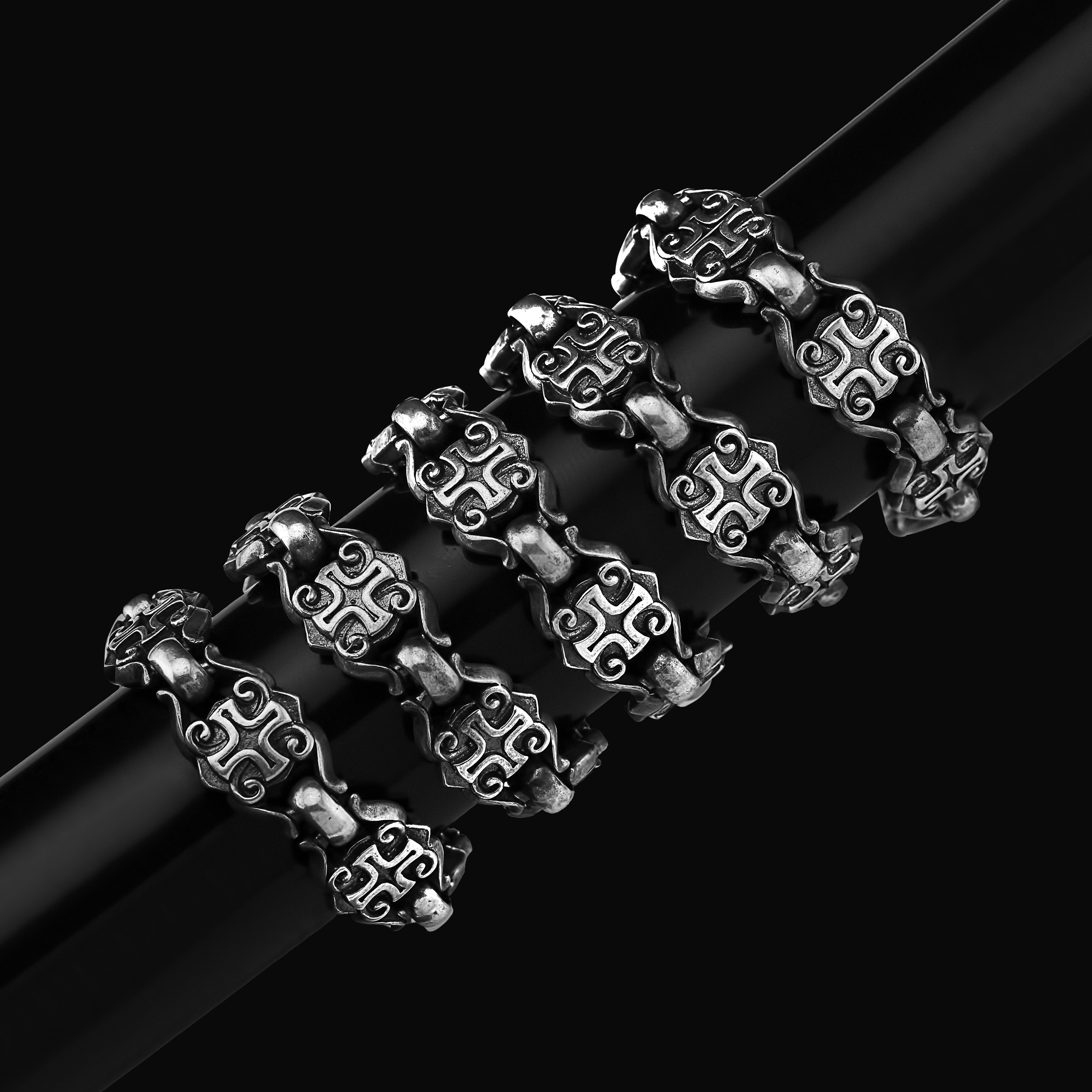 Профессиональная ретушь фотографий украшений на шею и браслетов | Студия SVITHART