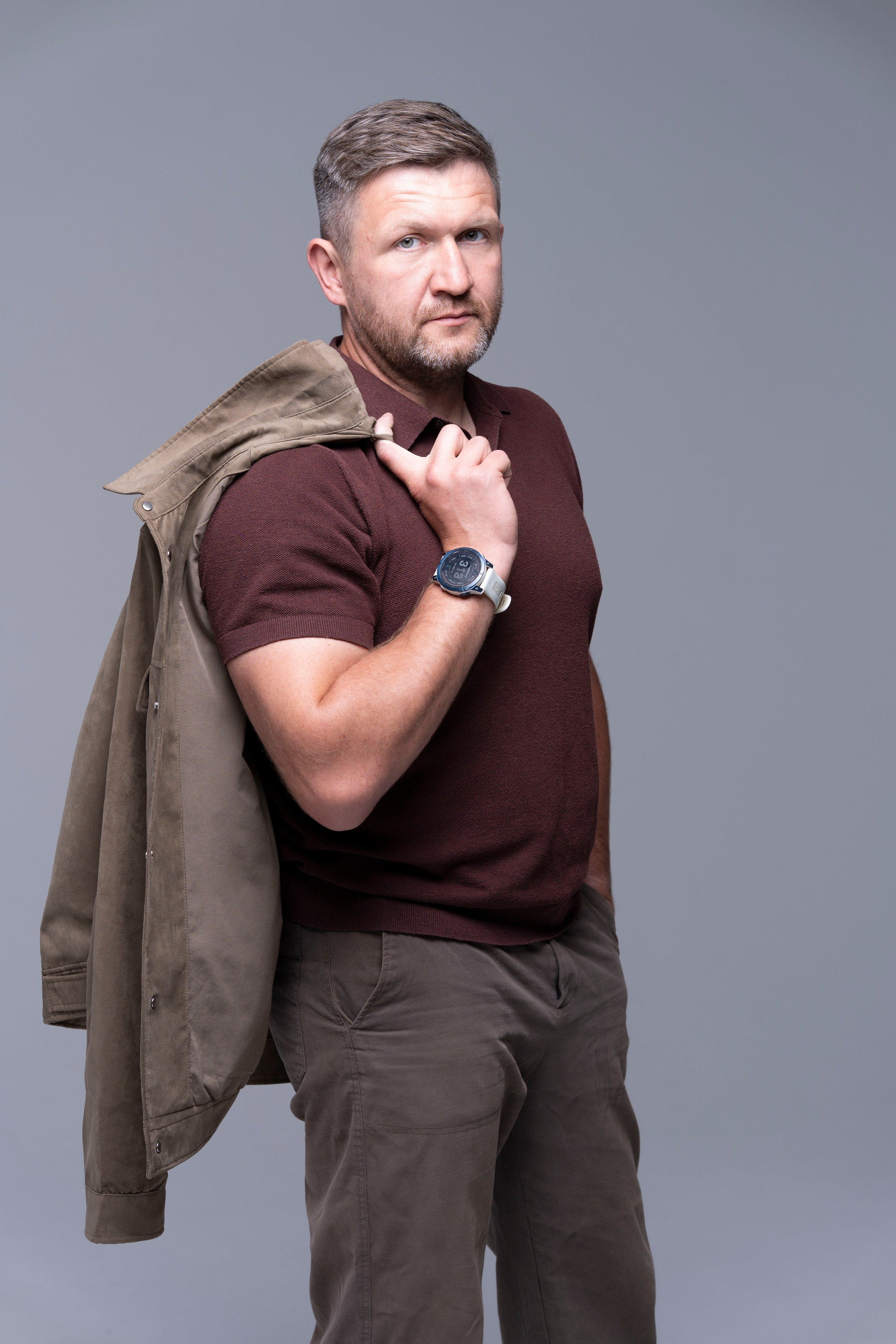 Артем. Владелец компании по производству пластиковой тары. Главная