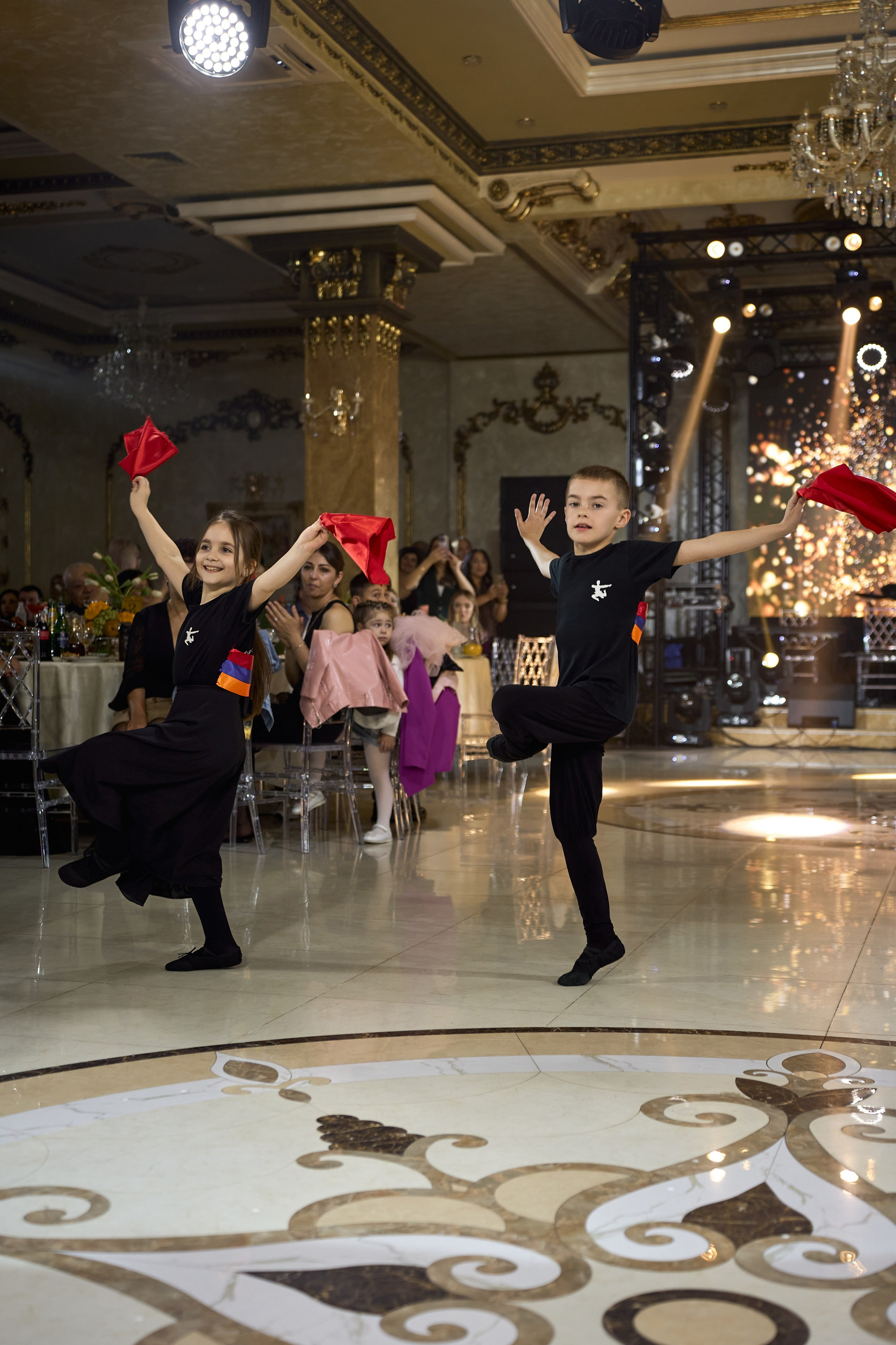 Красивое и чувственное сватовство Рафаэля & Алины в GOLDEN PALACE от ТВИНС СТУДИО. ТВИНС СТУДИО — лучшие свадебные фотографы и видеографы в Краснодаре