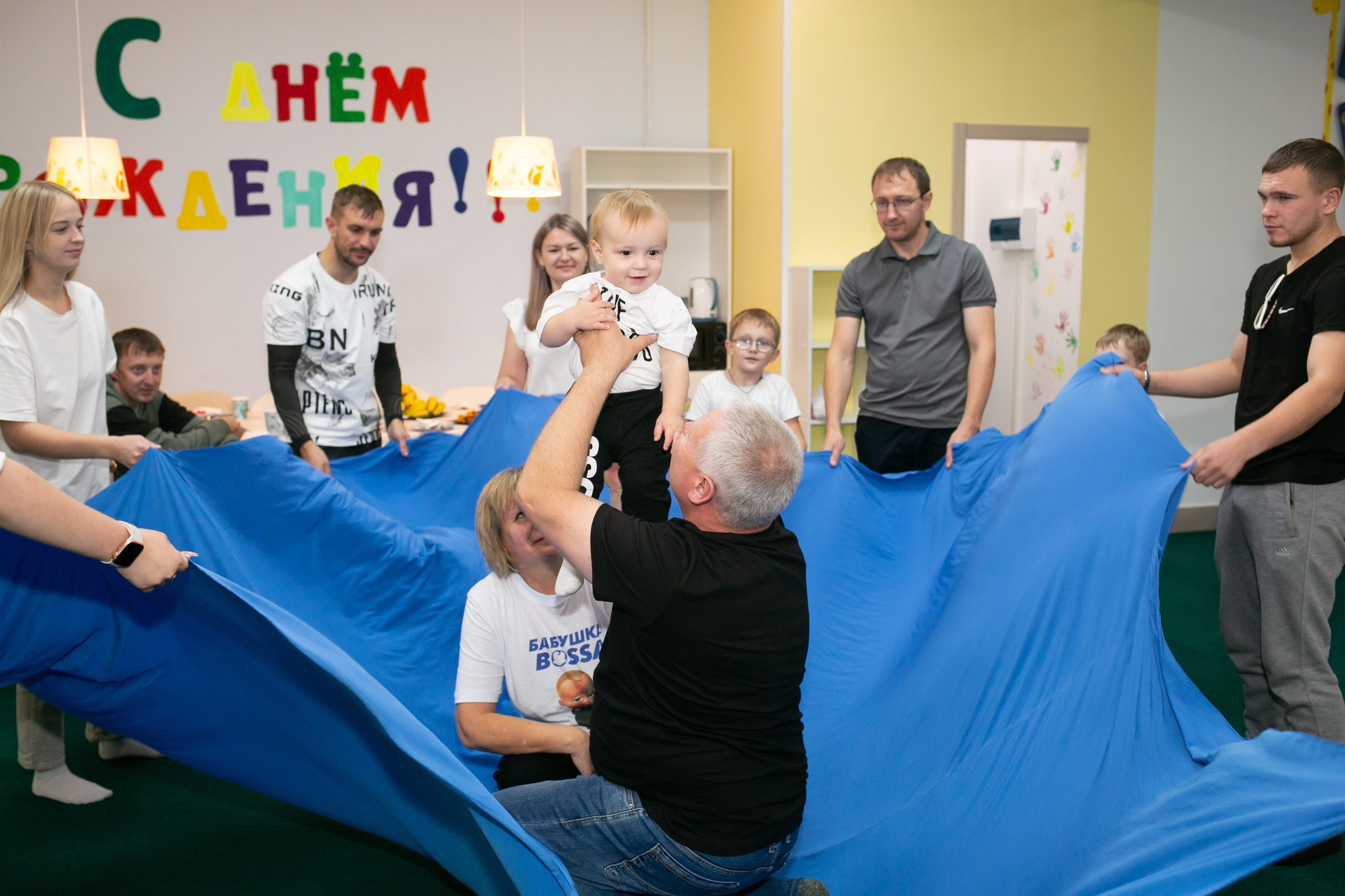 Белый кролик. Пикачу. Фотограф новорожденных и семейный фотограф НСО г. Бердск Марина Львова