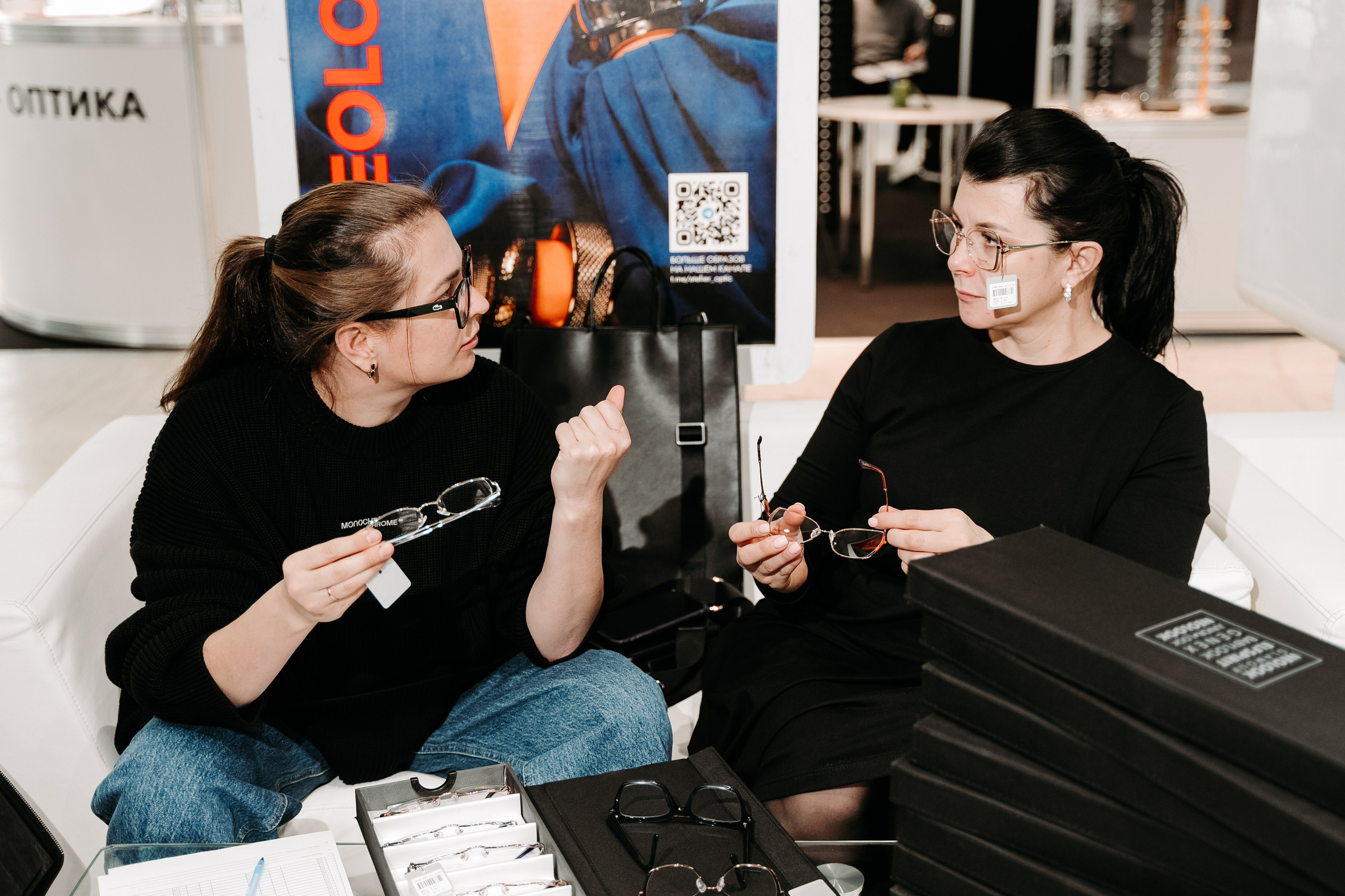 Оптическая_выставка. Репортажный и свадебный фотограф в Москве Рая Небогатова