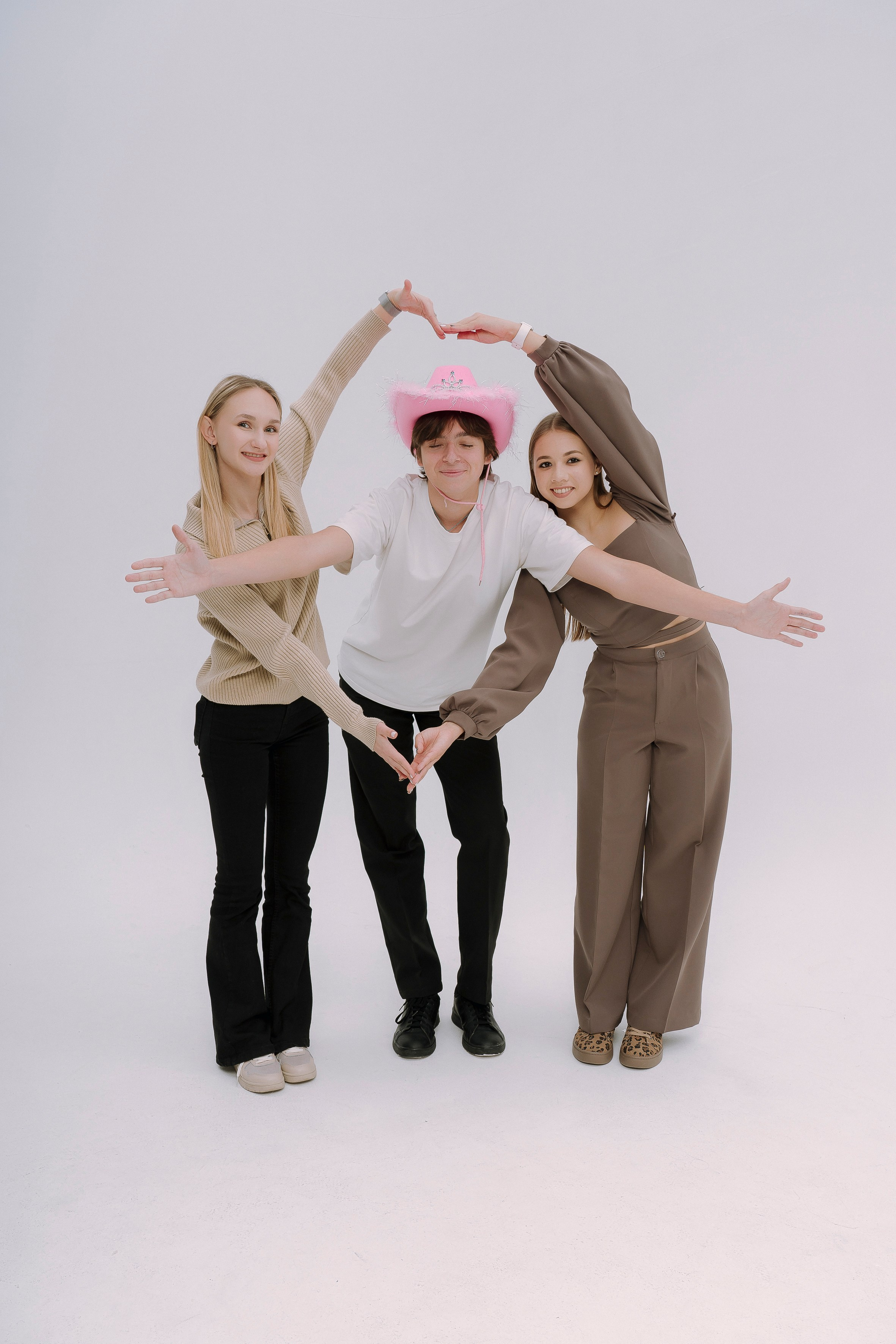 Фото студия- старшая школа. Выпускные альбомы Натальи Бутко: Новороссийск, Анапа, Геленджик