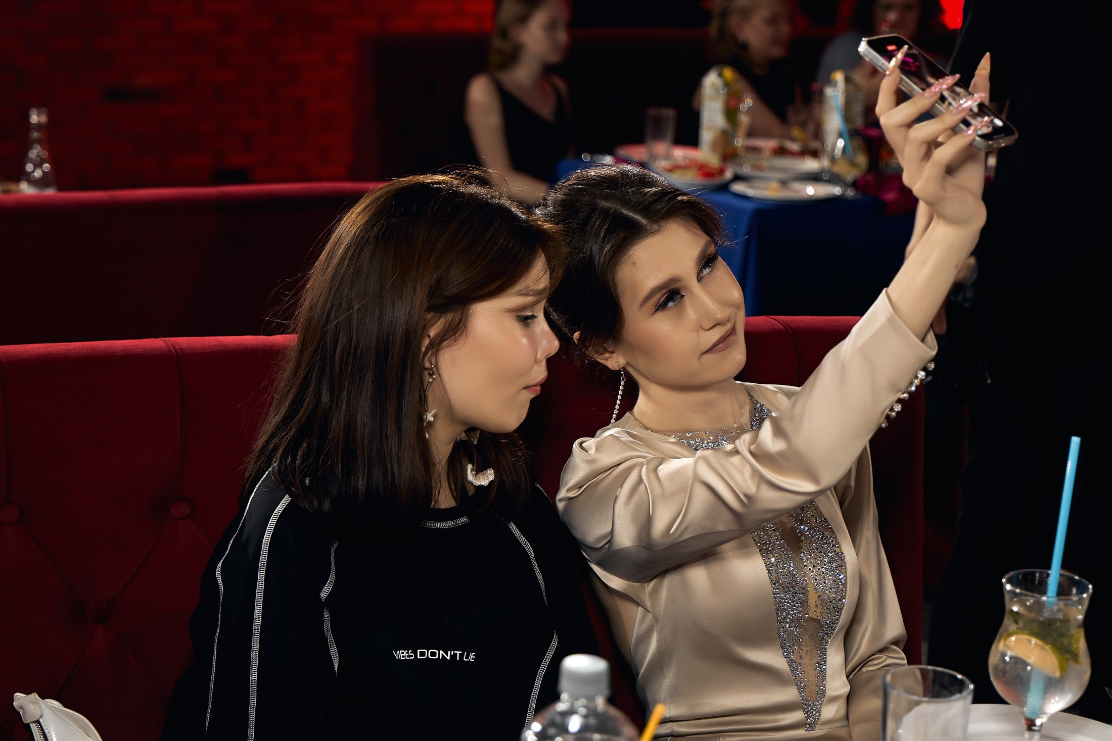 Фотограф на выпускной. Свадебный репортажный и фуд фотограф в Барнауле Гайфулин Виталий