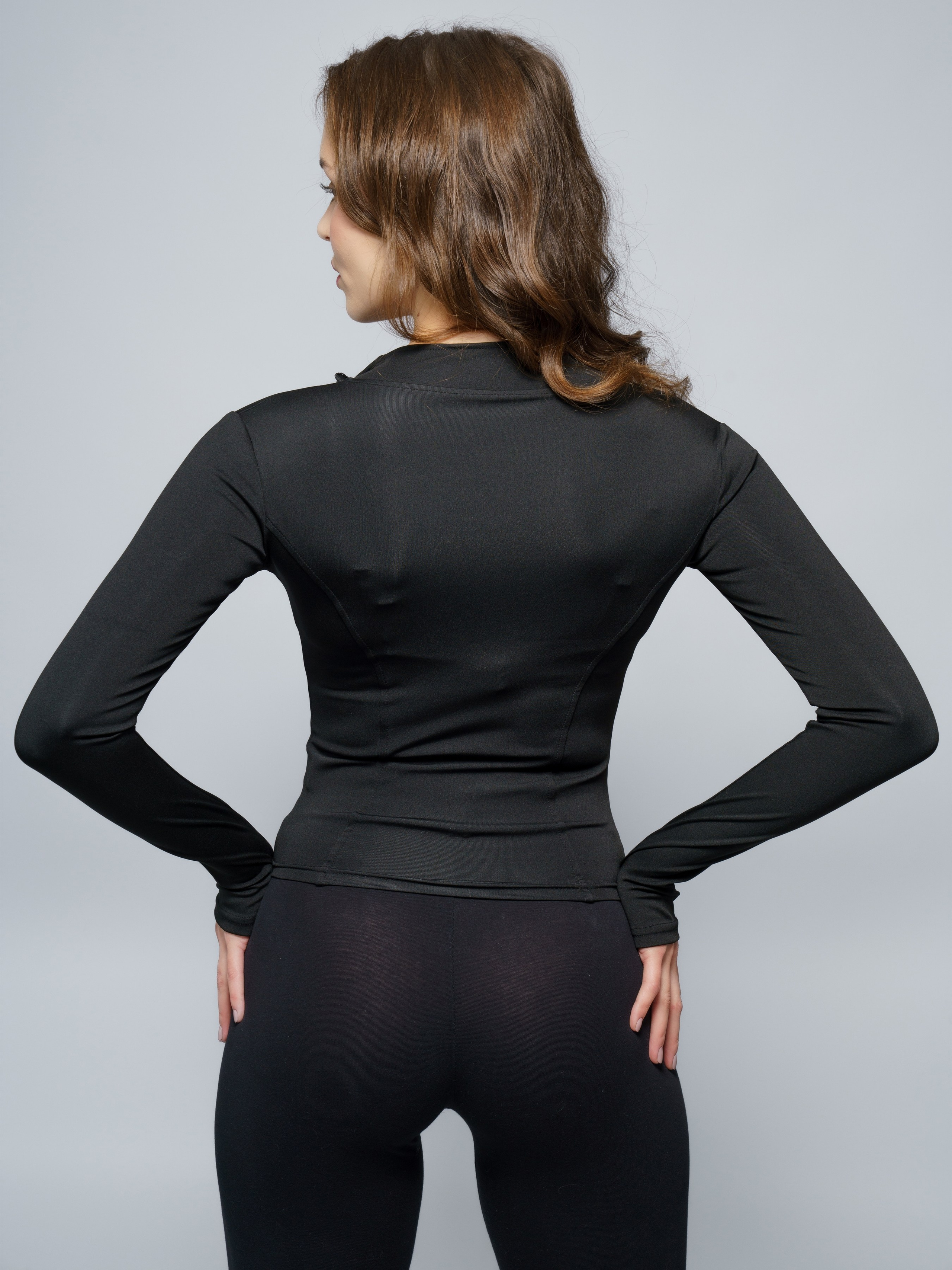 Рашгард женский, модель Екатерина. KED Production — продакшн из СПб. Создаём фото, видео и контент, который помогает брендам и селлерам продавать больше