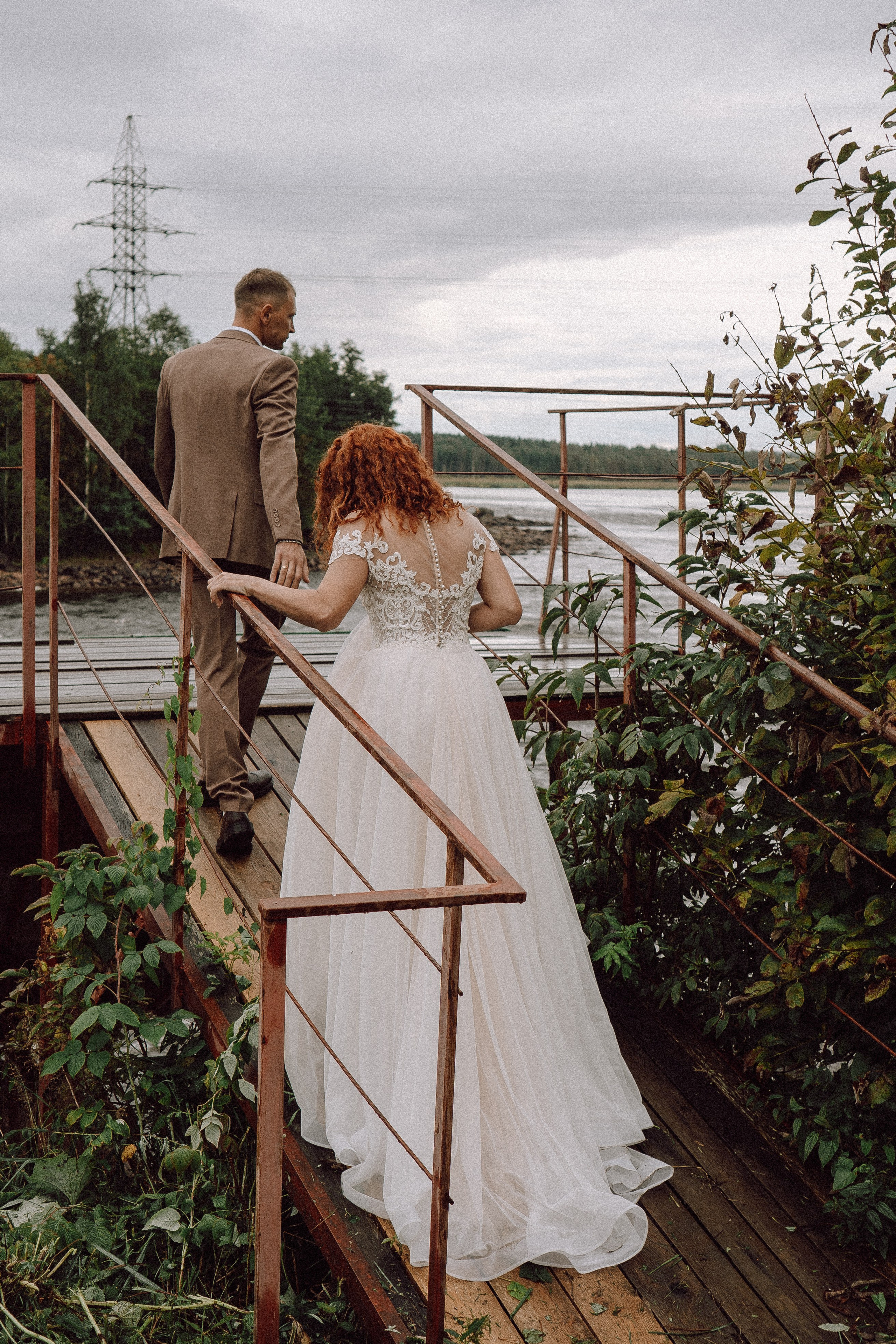 СВАДЕБНАЯ ФОТОСЕССИИЯ ПАРЫ В ГОРОДЕ ПРИОЗЕРСК В СОСНОВОМ ЛЕСУ И С ПИКАПОМ. Профессиональный фотограф, Санкт-Петербург — Виктория Богомолова