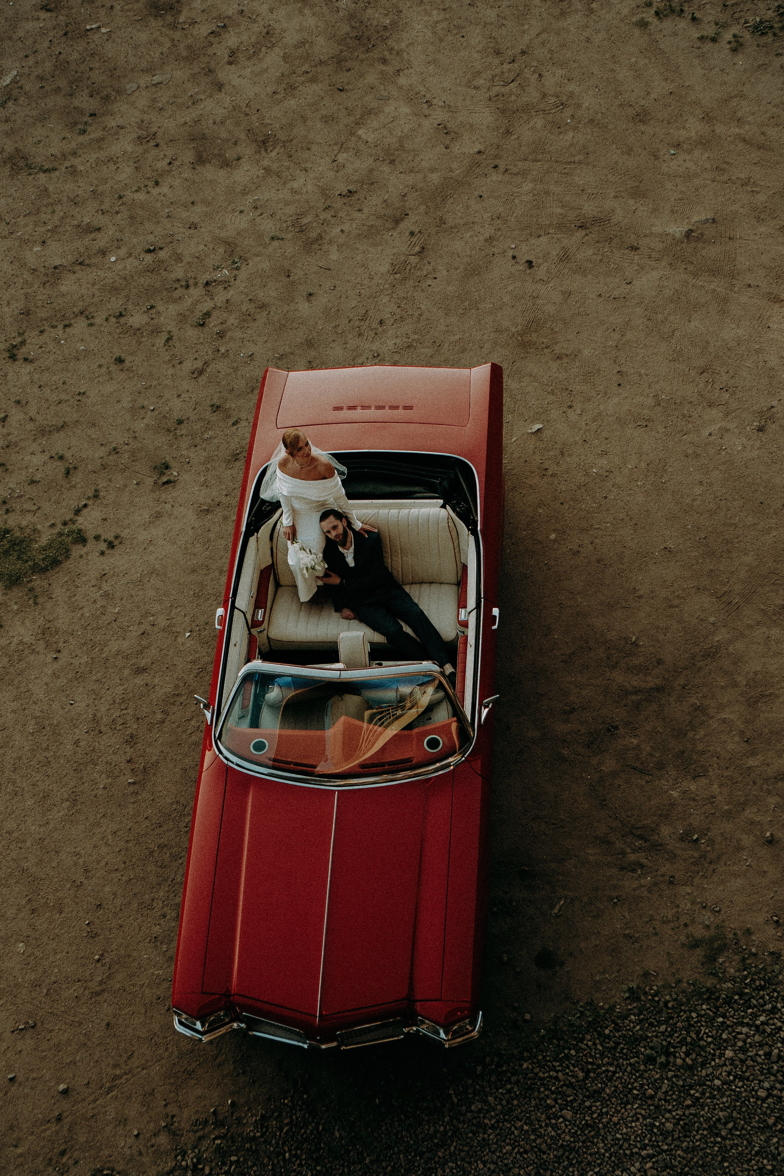 СВАДЕБНАЯ СЬЕМКА ВОЗЛЕ МСОТА БЕТАНКУРА НА КАБРИОЛЕТЕ. Профессиональный фотограф, Санкт-Петербург — Виктория Богомолова