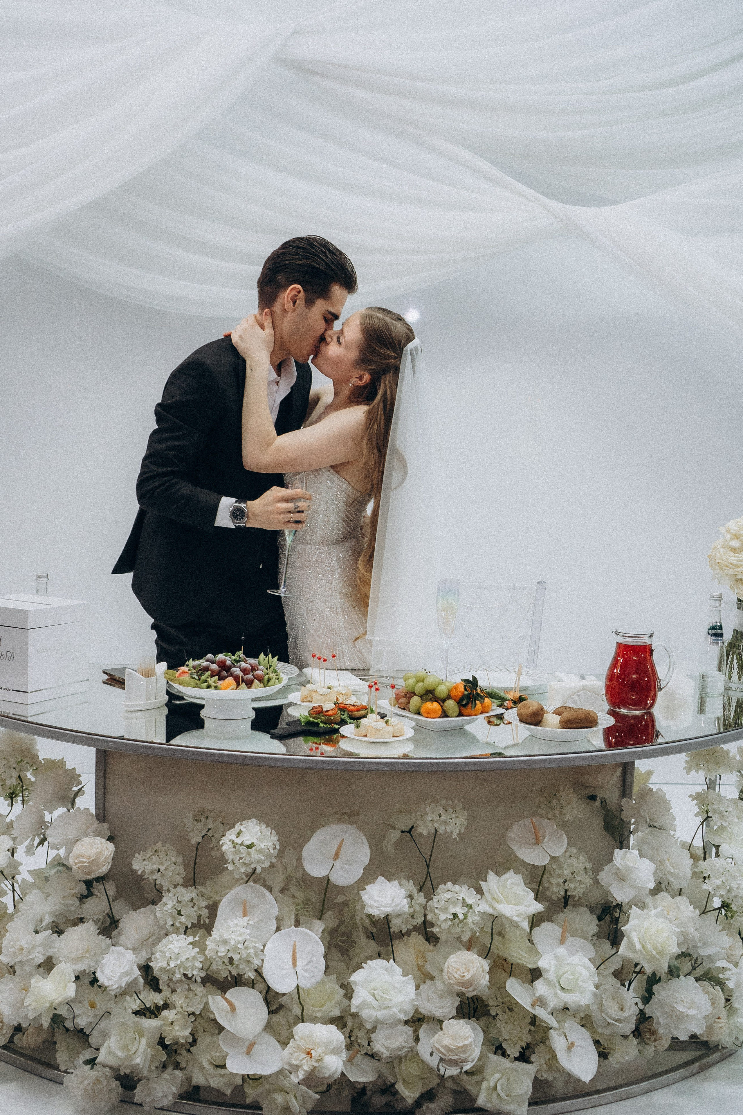 СВАДЕБНАЯ СЬЕМКА СБОРОВ В ОТЕЛЕ И ВЫЕЗД НА ЦЕРЕМОНИЮ (СНЯТО В СИБИРЕ В НИЖНЕВАРТОВСКЕ). Профессиональный фотограф, Санкт-Петербург — Виктория Богомолова