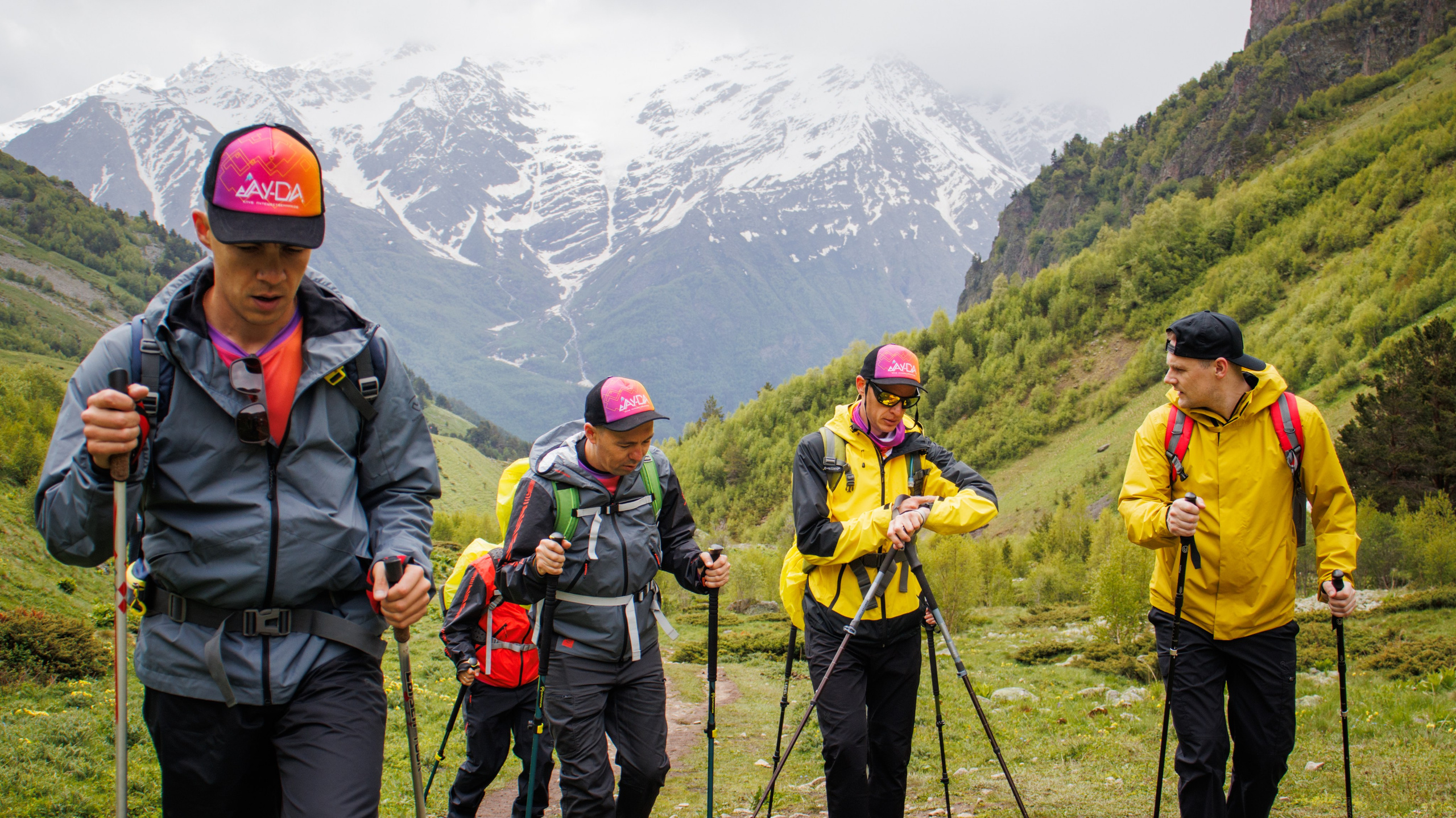 Трекинг / Терскольский водопад. Фотограф на трекинг и восхождение Эльбрус, Приэльбрусье. Елизавета Бобок