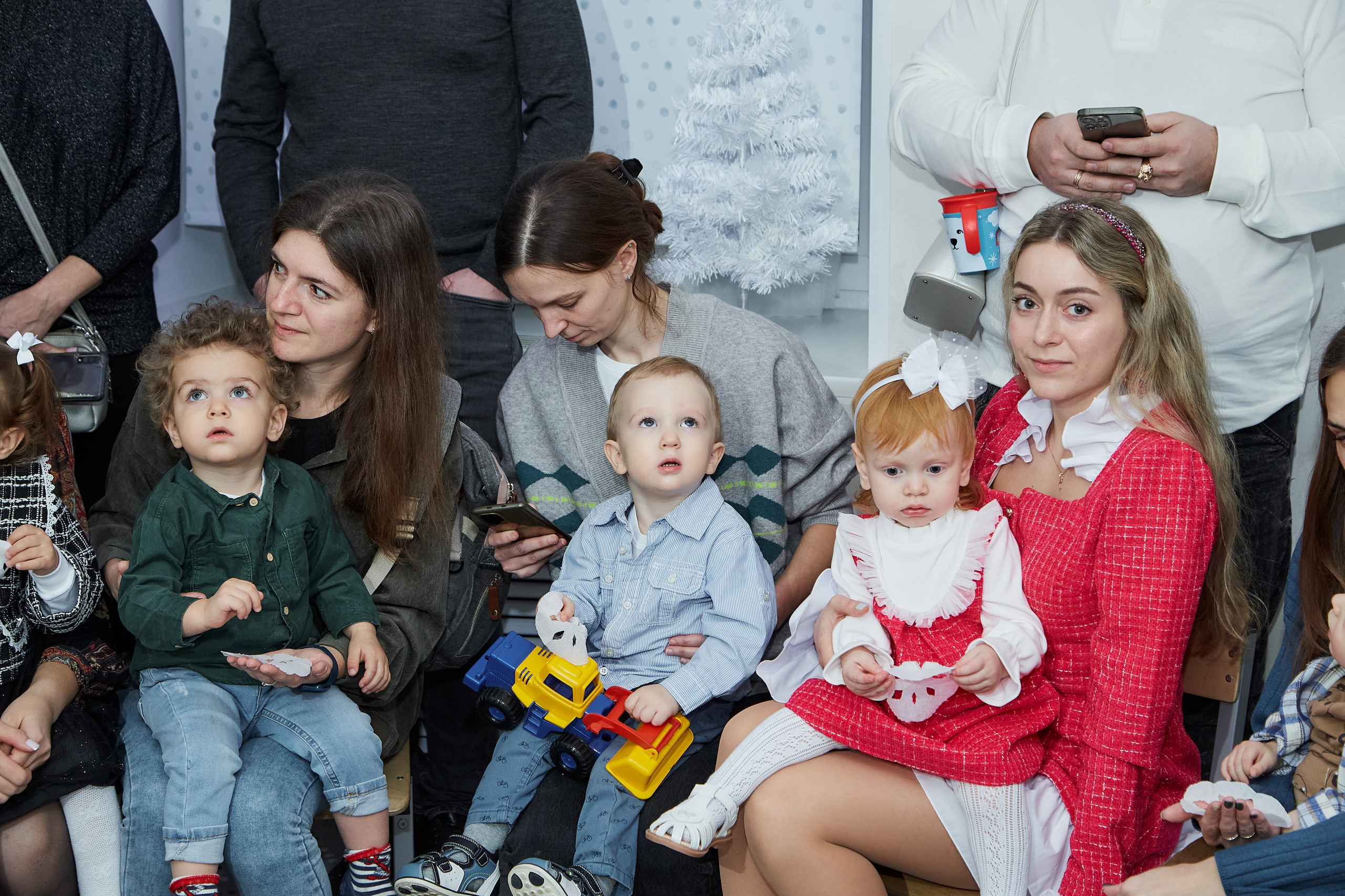 Бизи Кидз Новогодний репортаж с аниматорами. Кокорин Евгений Фотограф