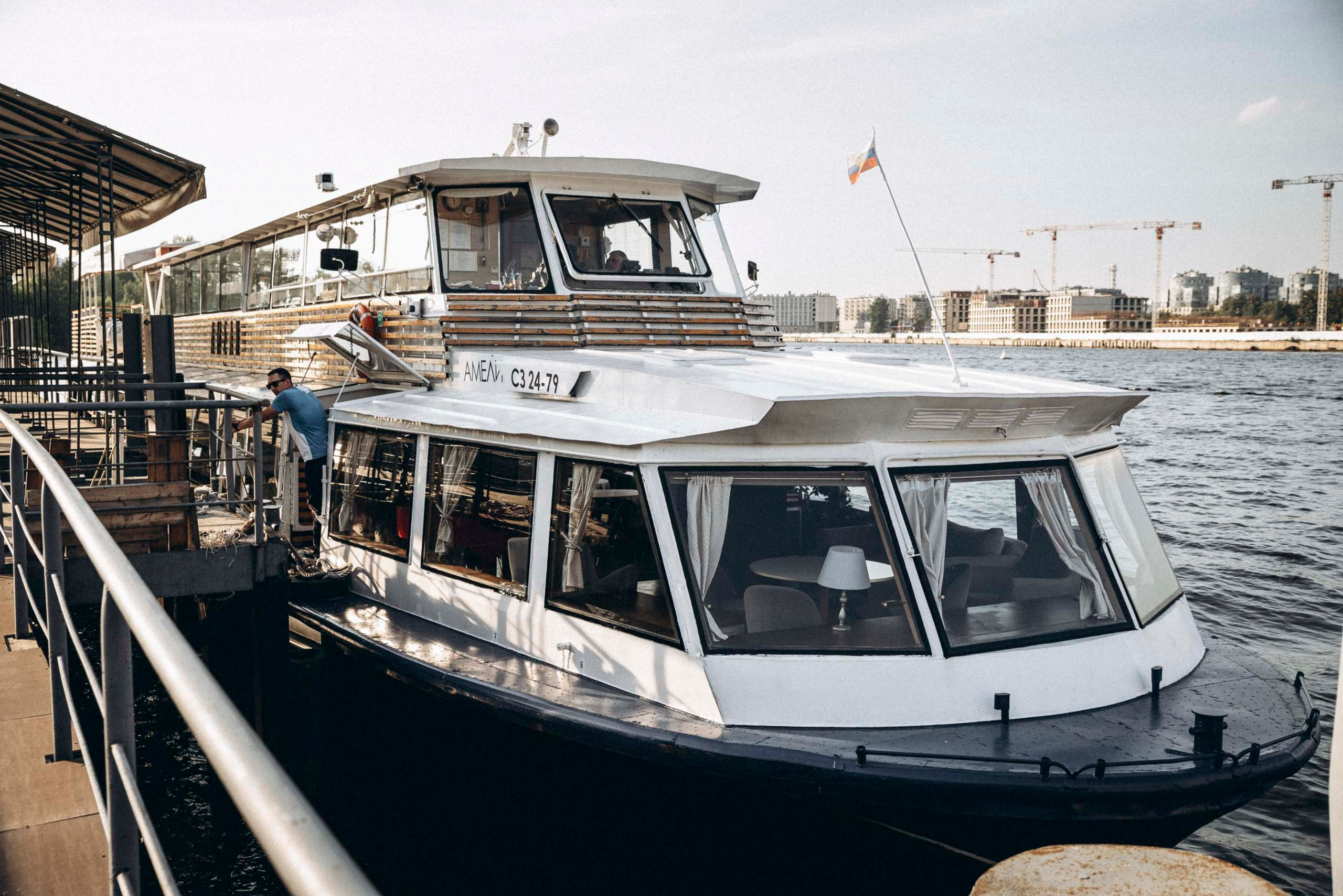 Корпоратив проходивший на кораблике. Санкт Петербург