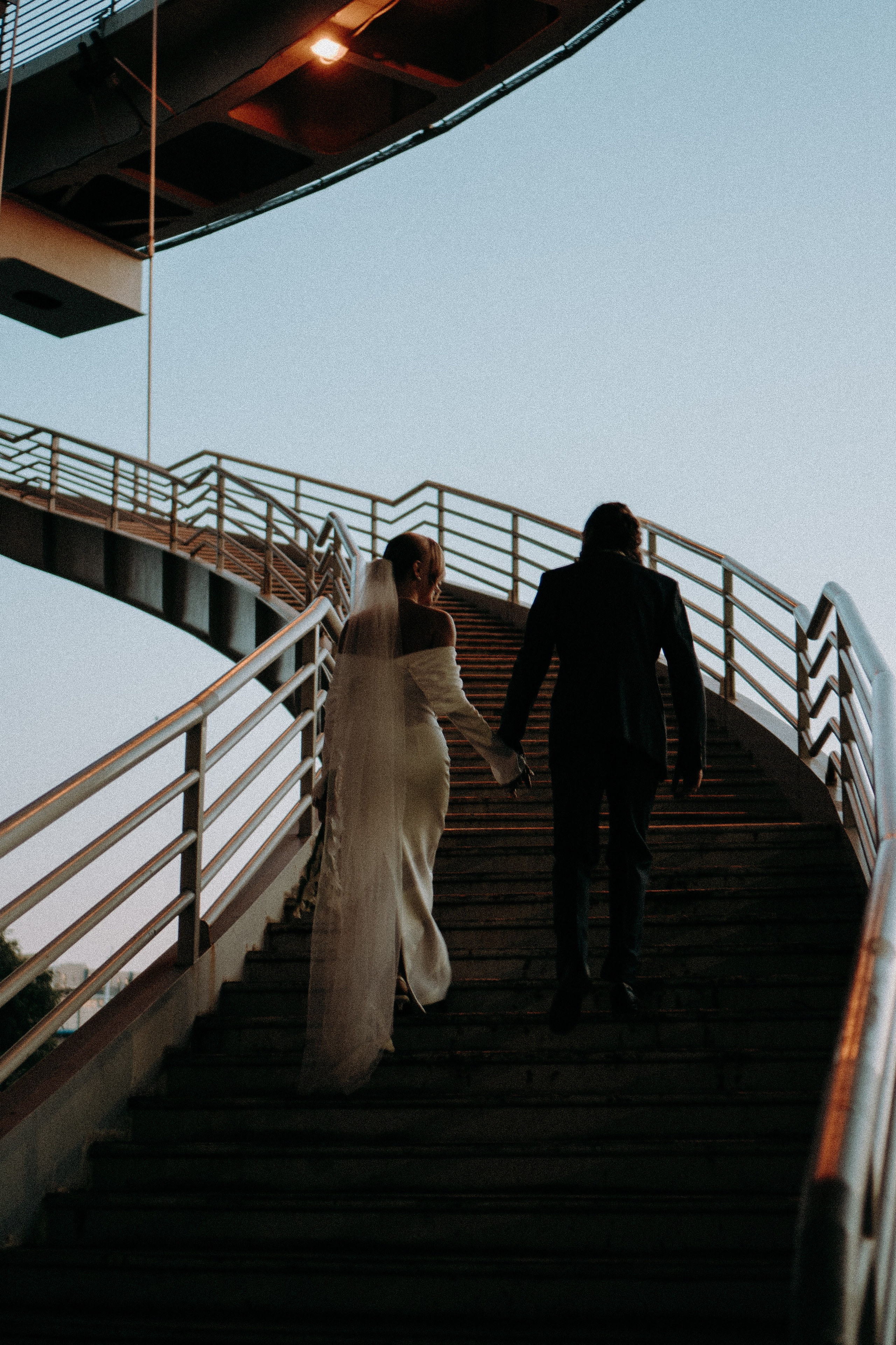 СВАДЕБНАЯ СЬЕМКА ВОЗЛЕ МСОТА БЕТАНКУРА НА КАБРИОЛЕТЕ. Профессиональный фотограф, Санкт-Петербург — Виктория Богомолова