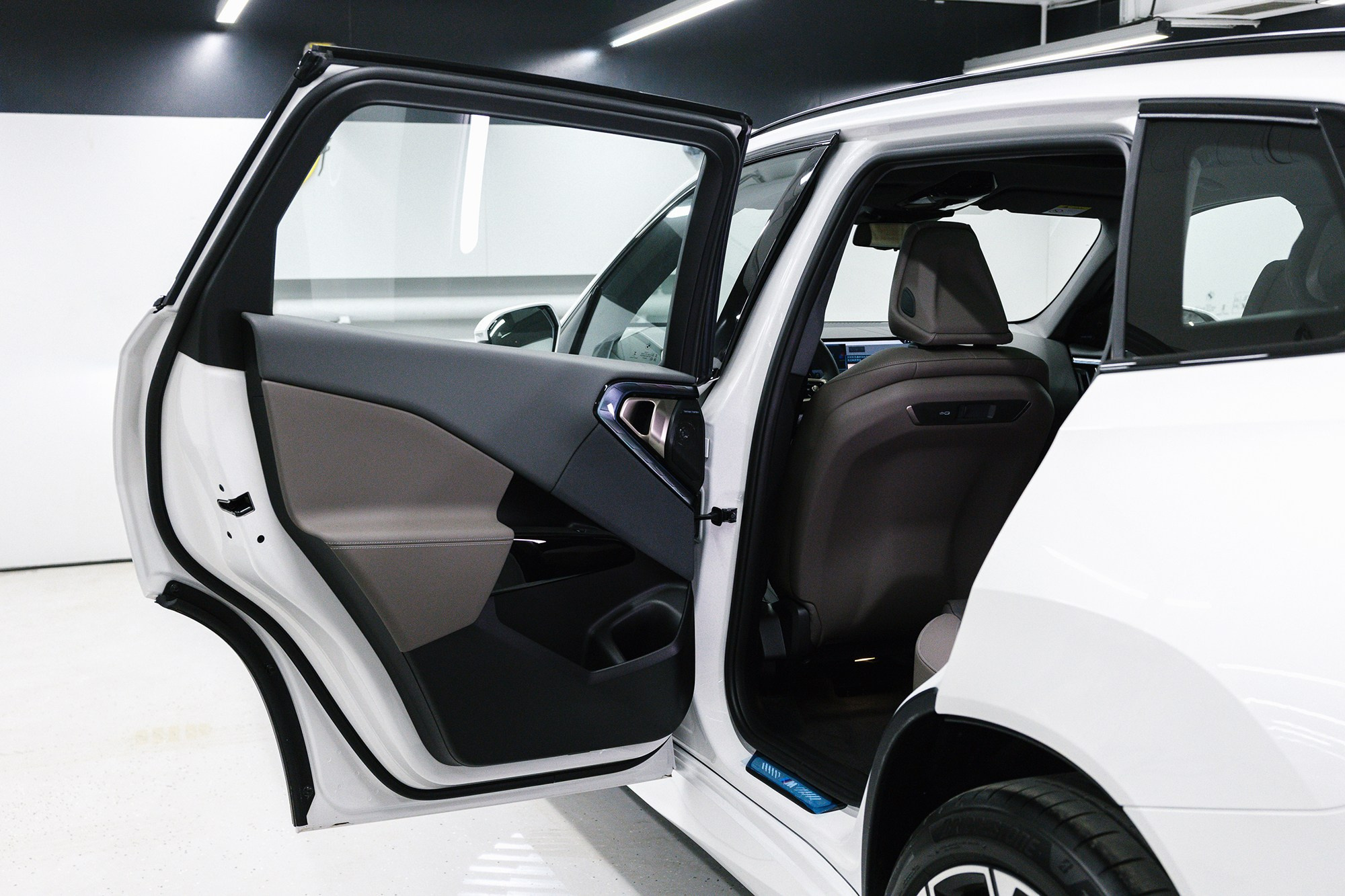 BMW X3 White G45. Новые автомобили