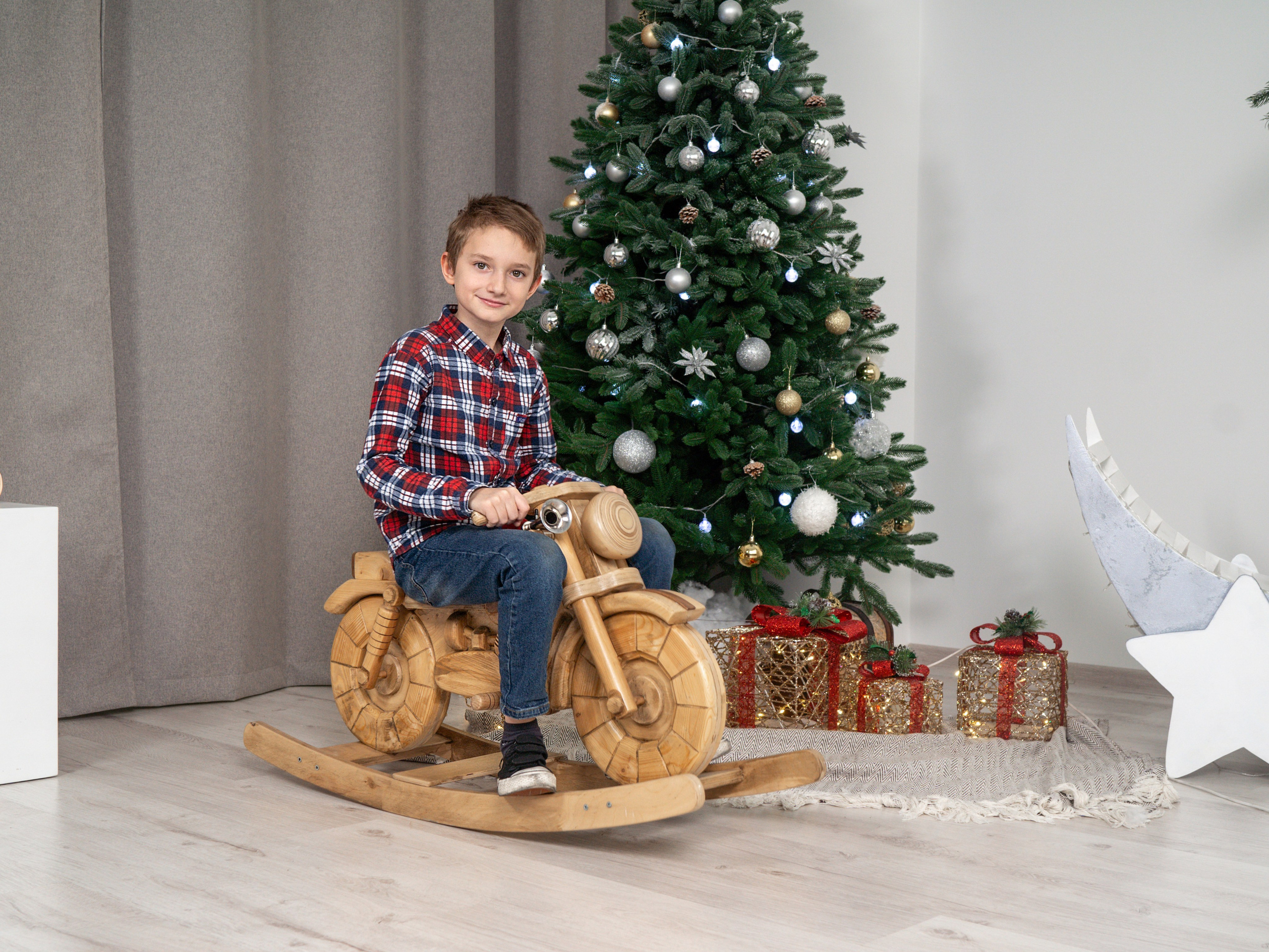 С бабушками. Фотограф Зинаида Евдокимова