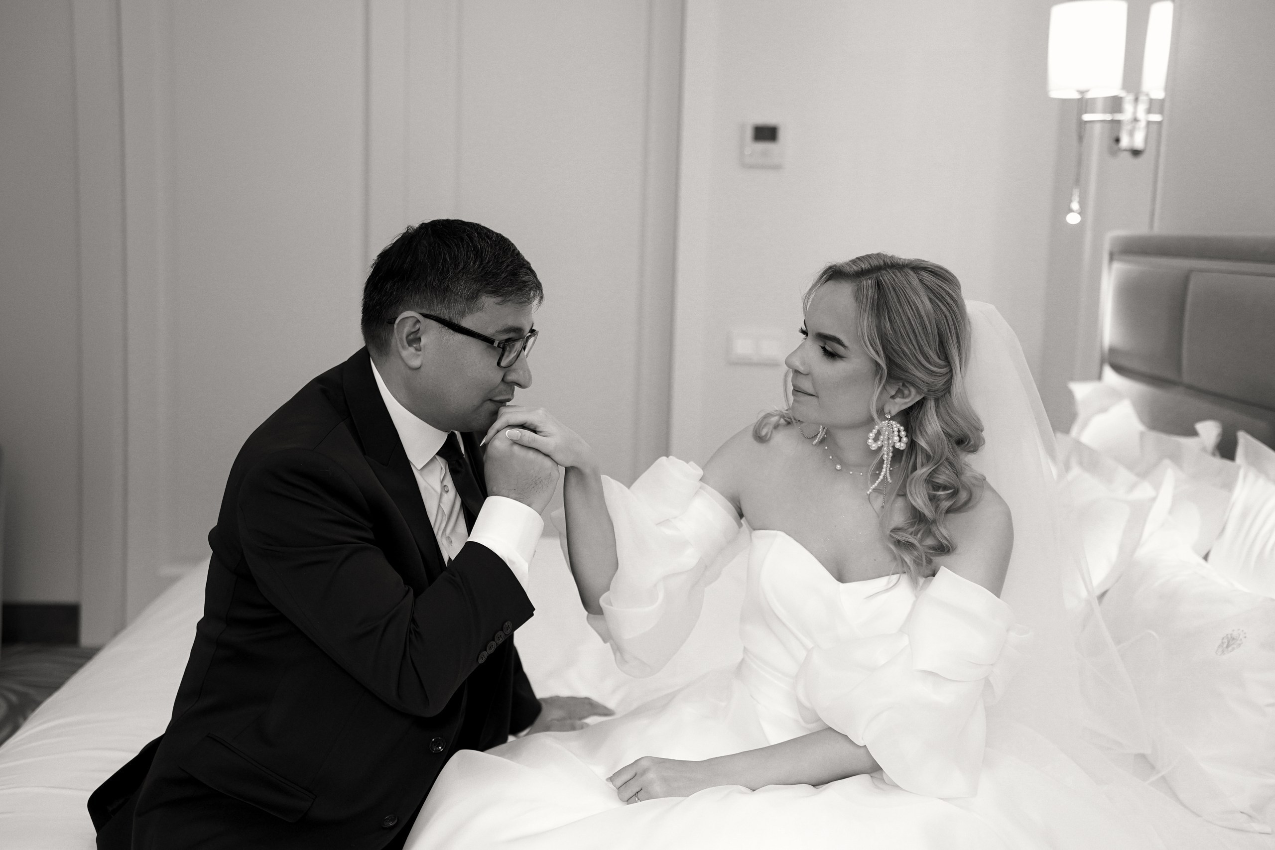 Свадебная фотосессия «4 часа». Отель Резиденция в Ростове-на-Дону. Кадры молодоженов на природе. Фотосессия банкета 1 час. Свадебный фотограф в Ростове-на-Дону. Таинство Крещения и Венчания, семейные фотосессии. Алёна Чёботова