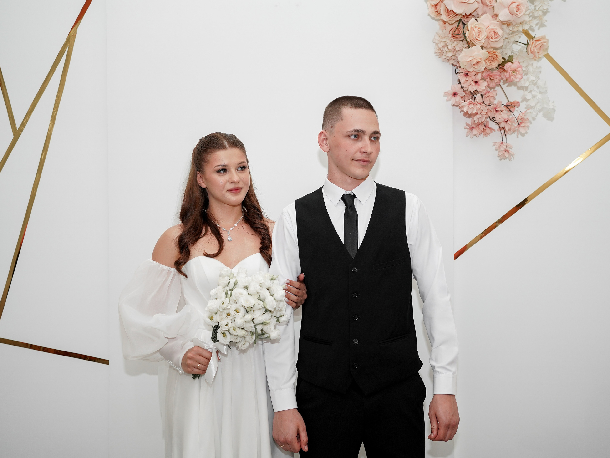 Свадебная фотосессия в Пролетарском ЗАГСе. Свадебный фотограф в Ростове-на-Дону. Таинство Крещения и Венчания, семейные фотосессии. Алёна Чёботова